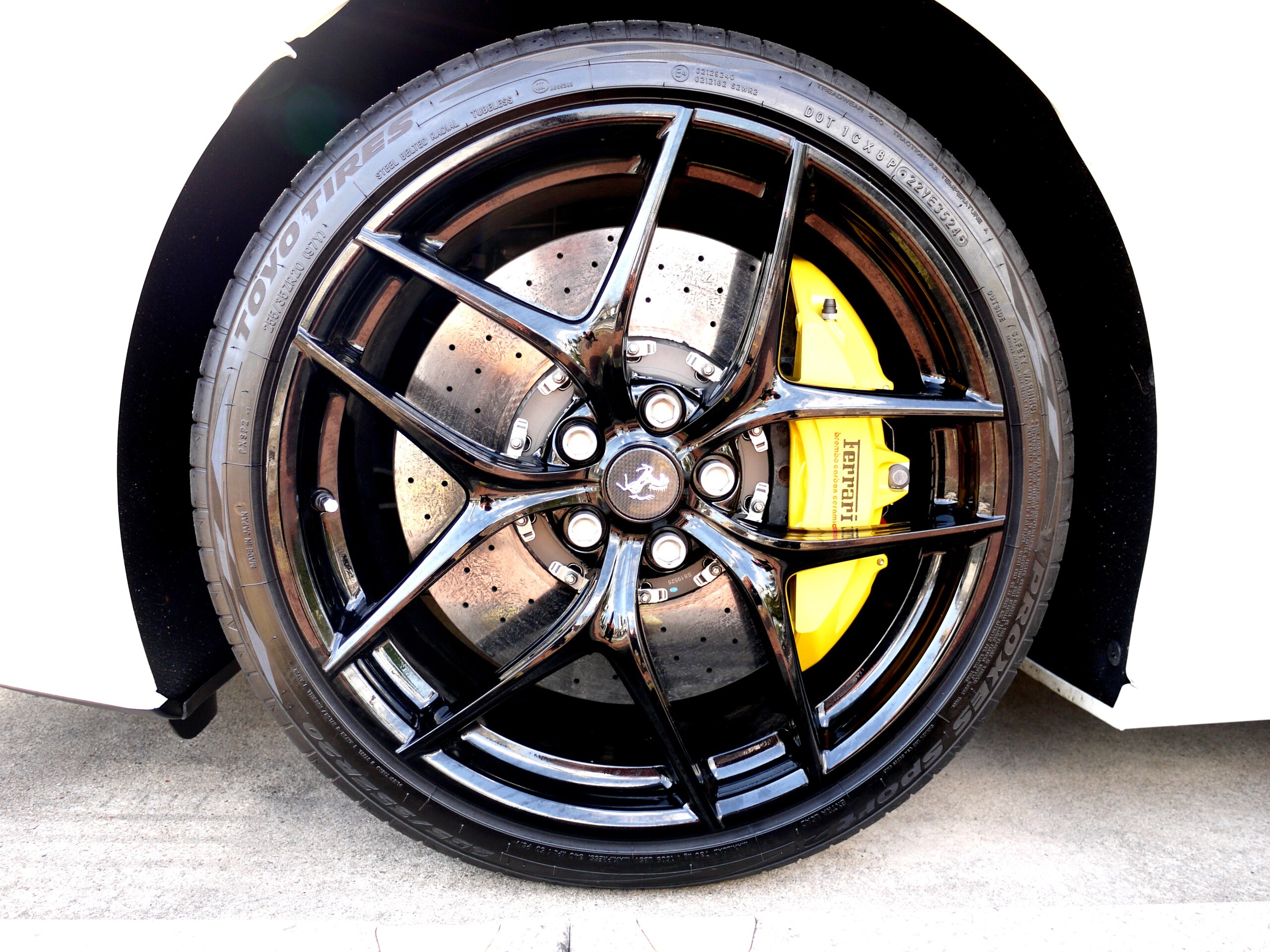 2014 Ferrari F12 Berlinetta — Photo 9 / 11
