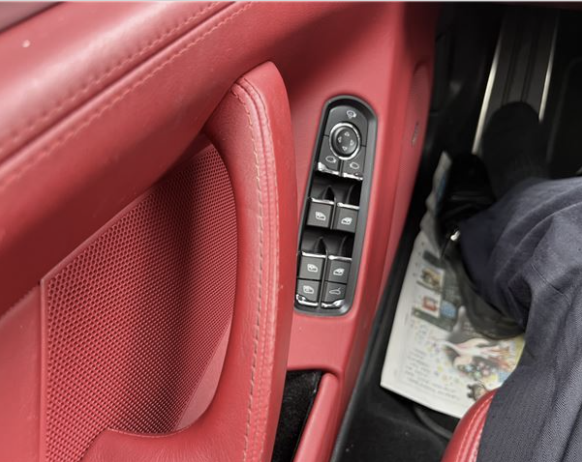 2014 Porsche Panamera GTS — Photo 12 / 15