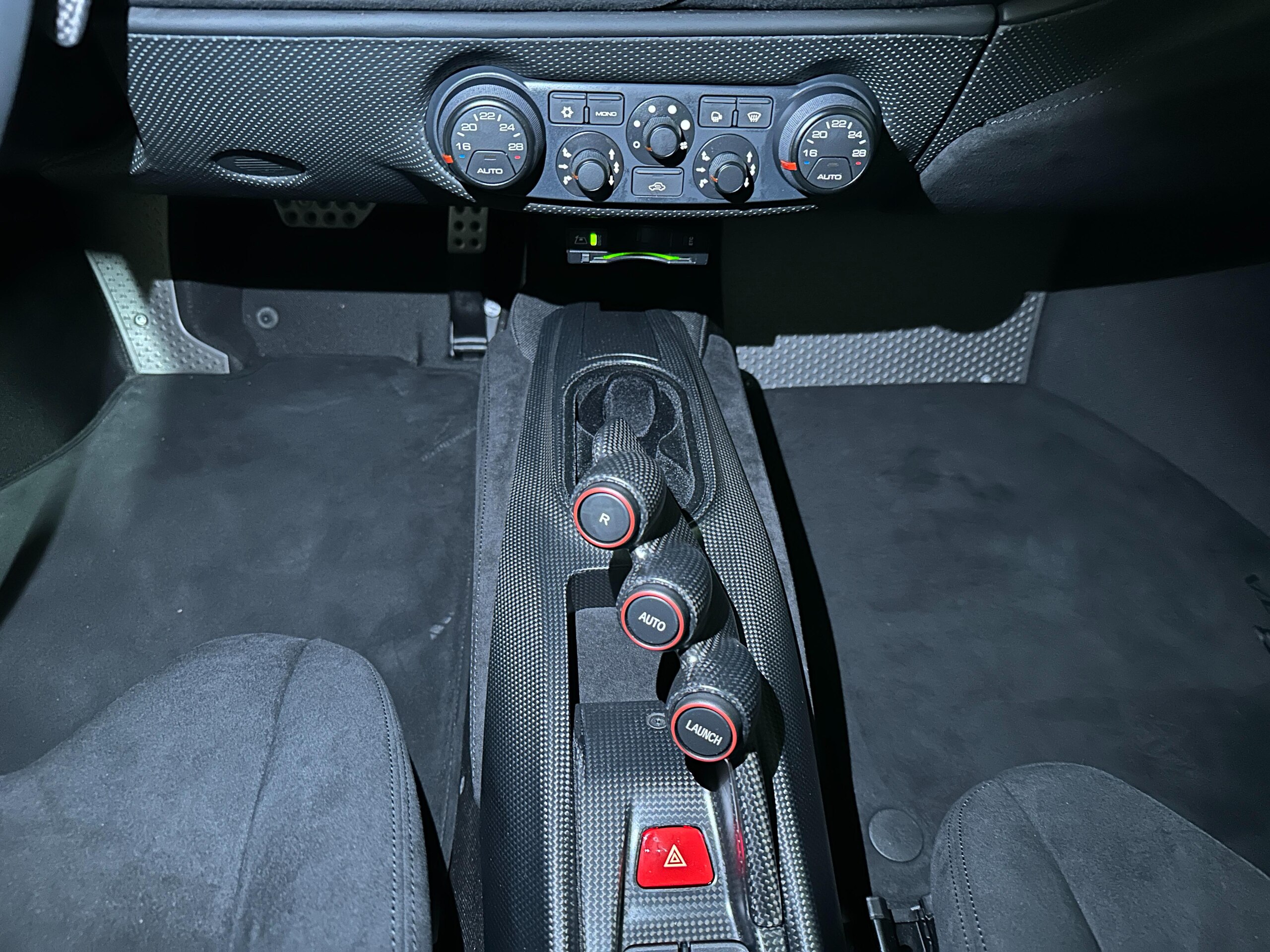 2019 Ferrari 488 Pista — Photo 12 / 17
