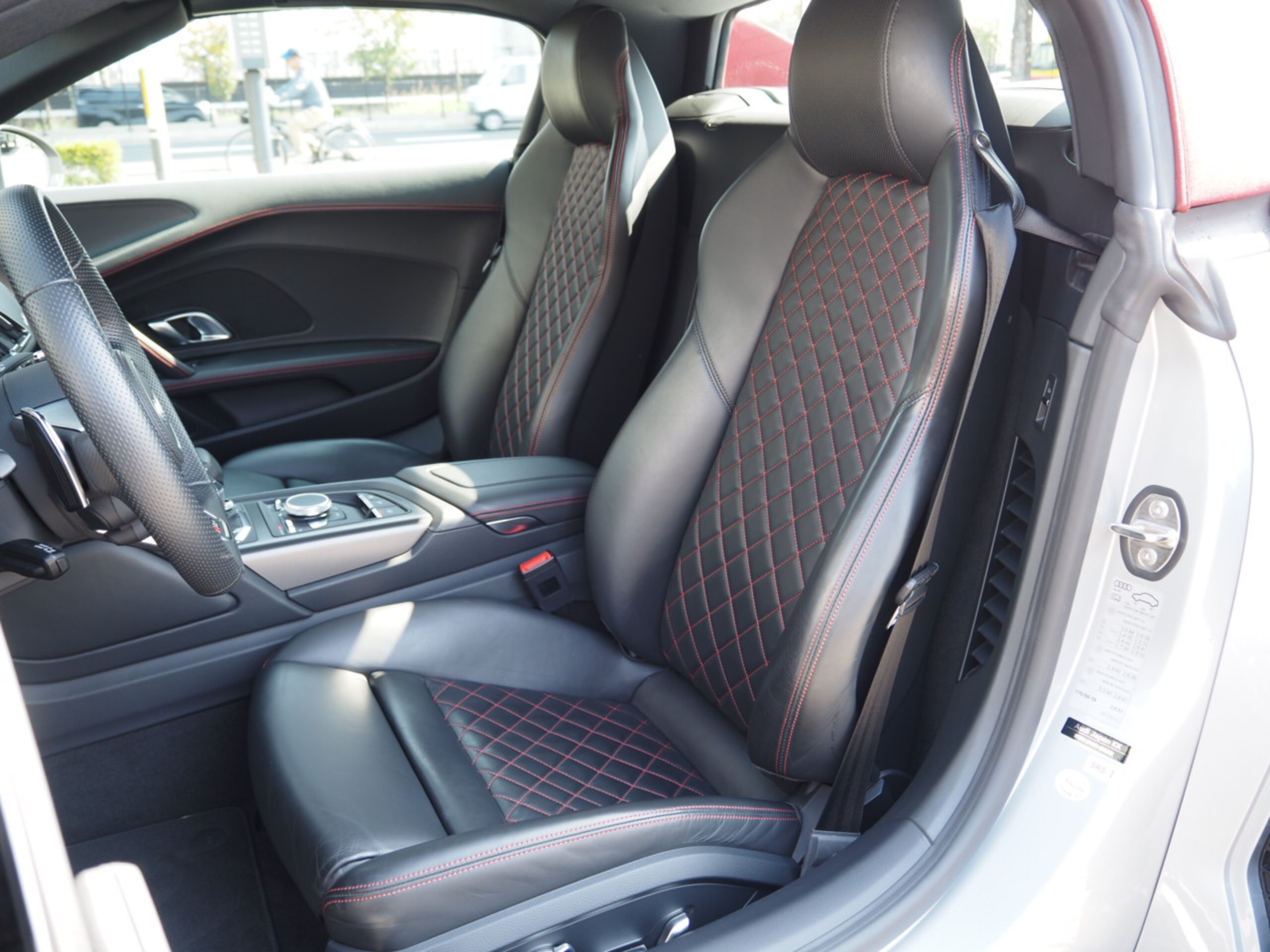 2018 Audi R8 Spyder — Photo 8 / 18