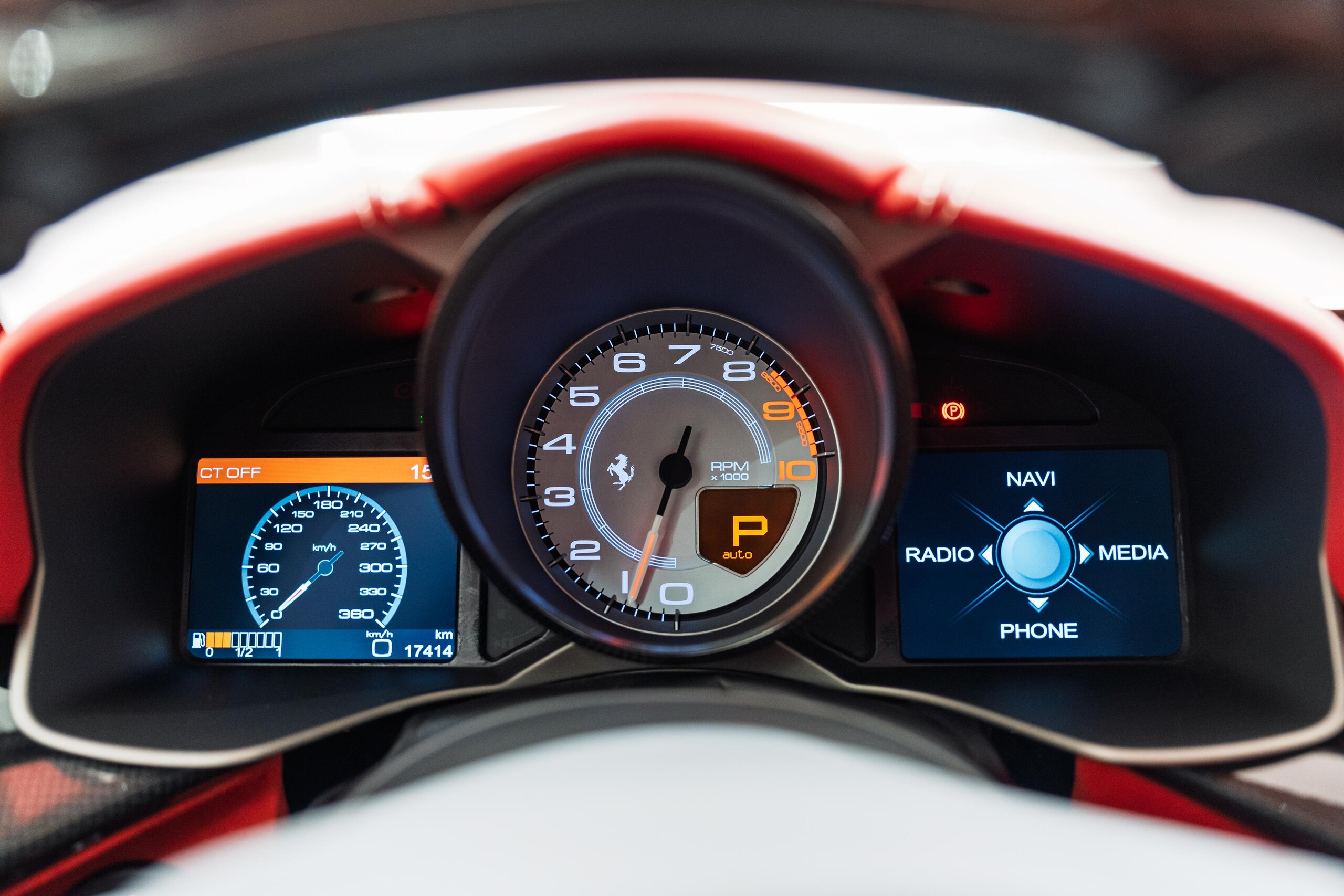 2013 Ferrari F12 Berlinetta — Photo 8 / 16