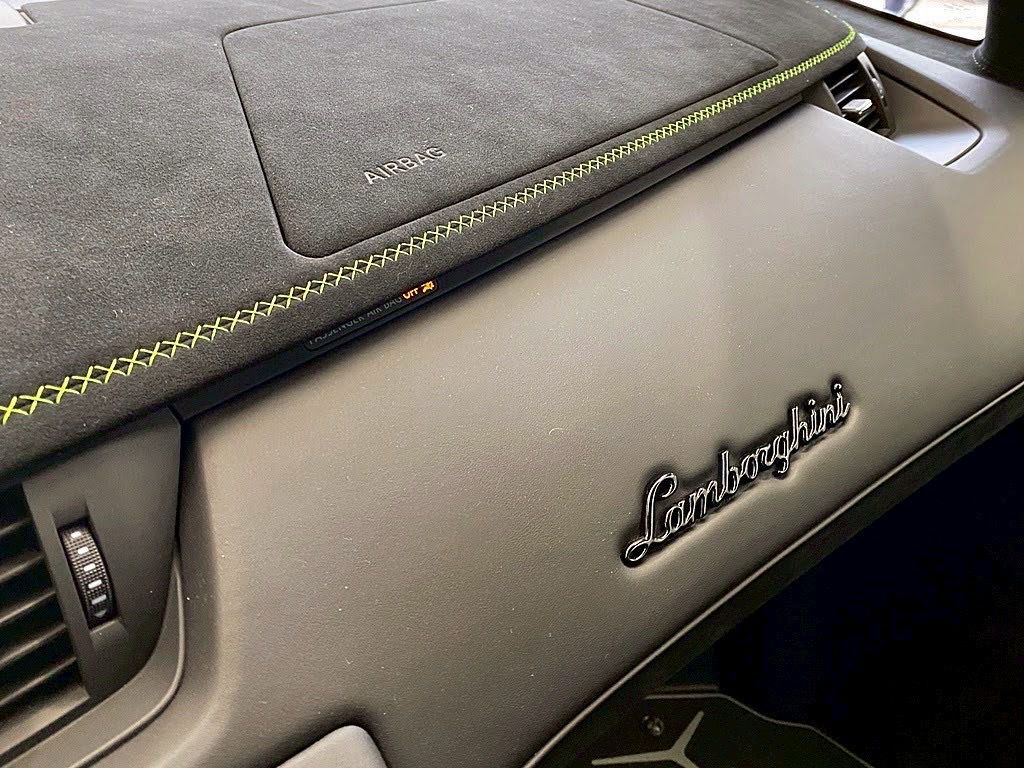 2020 Lamborghini Aventador SVJ Roadster — Photo 18 / 24