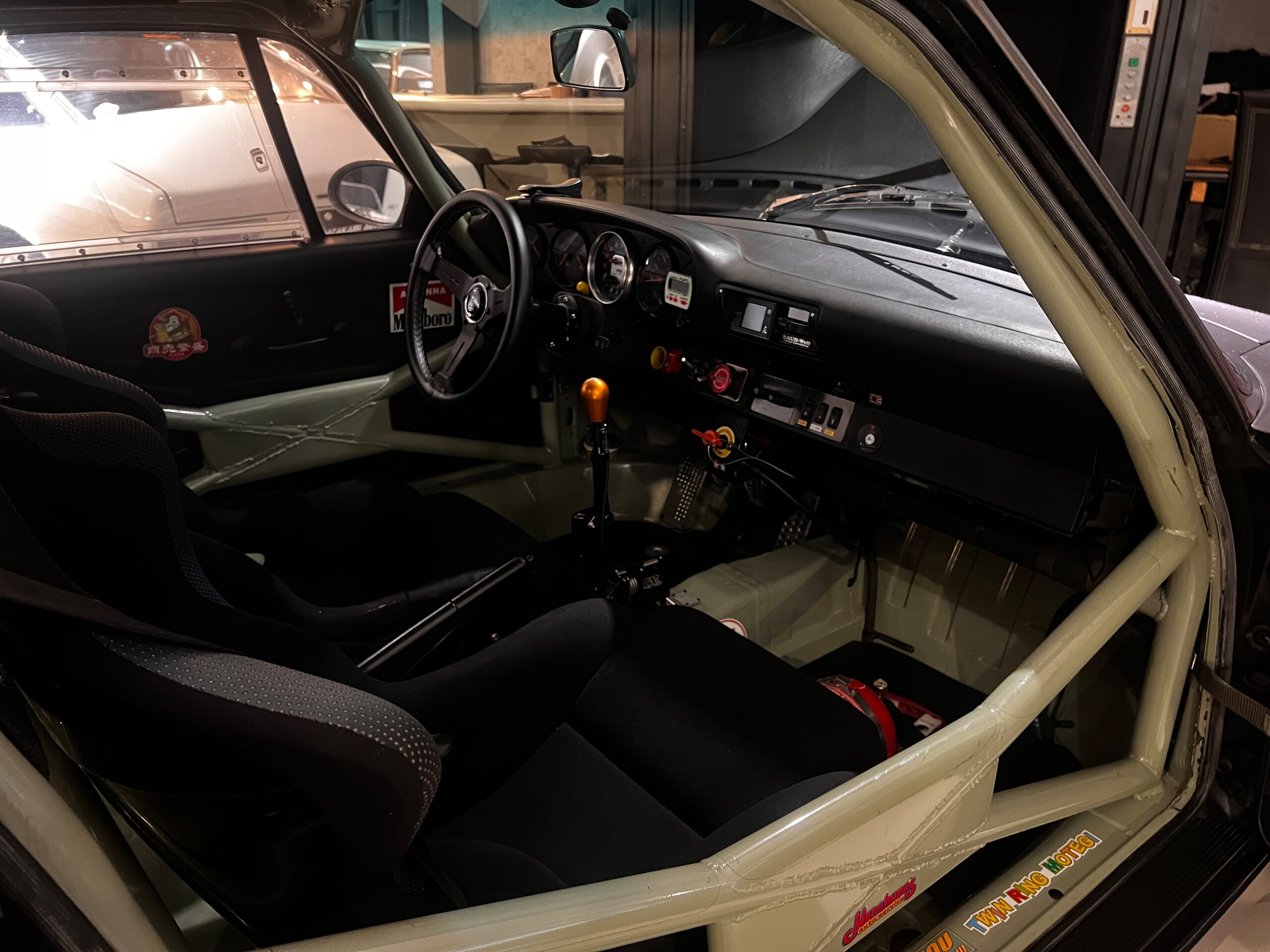 1992 Porsche 911 Carrera 2 — Photo 12 / 14
