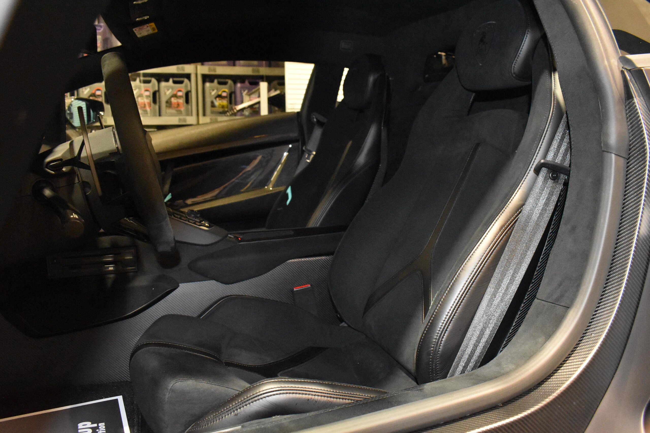 2019 Lamborghini Aventador SVJ — Photo 26 / 32