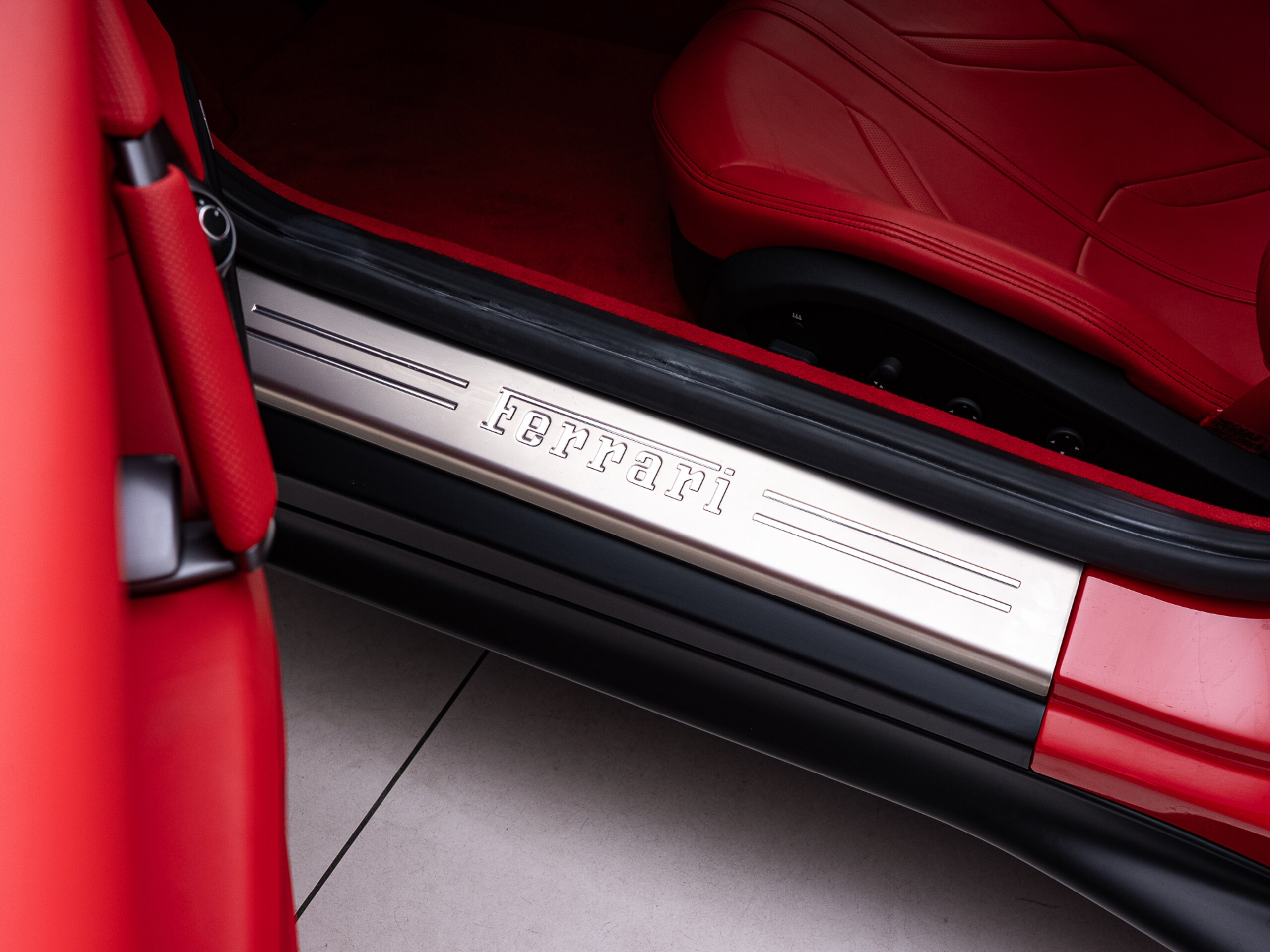 2021 Ferrari 812GTS — Photo 21 / 55
