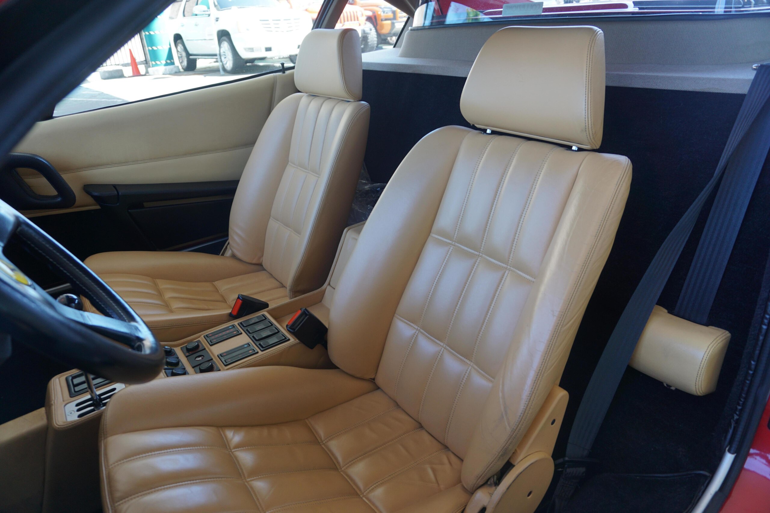 1988 Ferrari 328 GTB — Photo 10 / 18