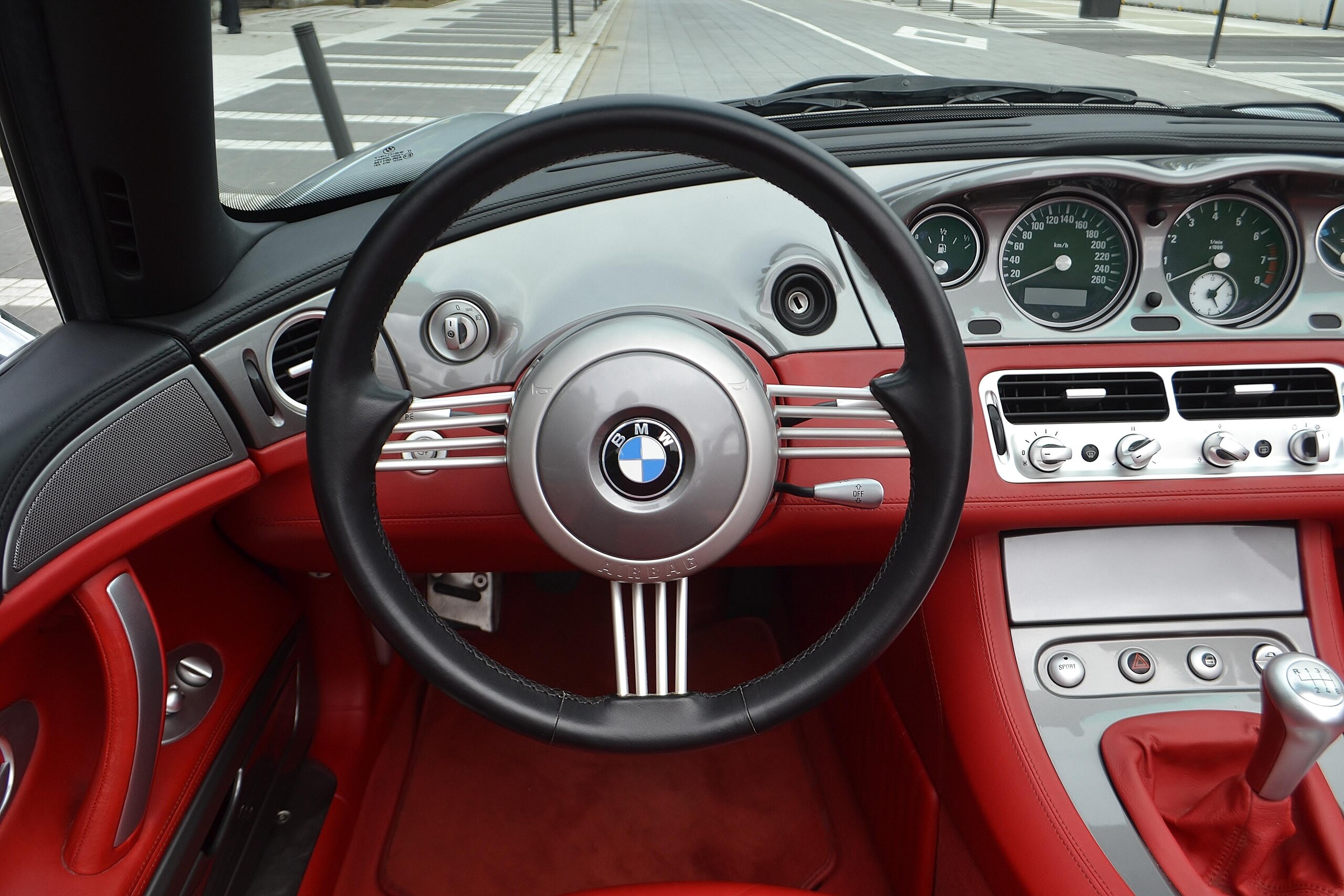 2002 BMW Z8 — Photo 6 / 21