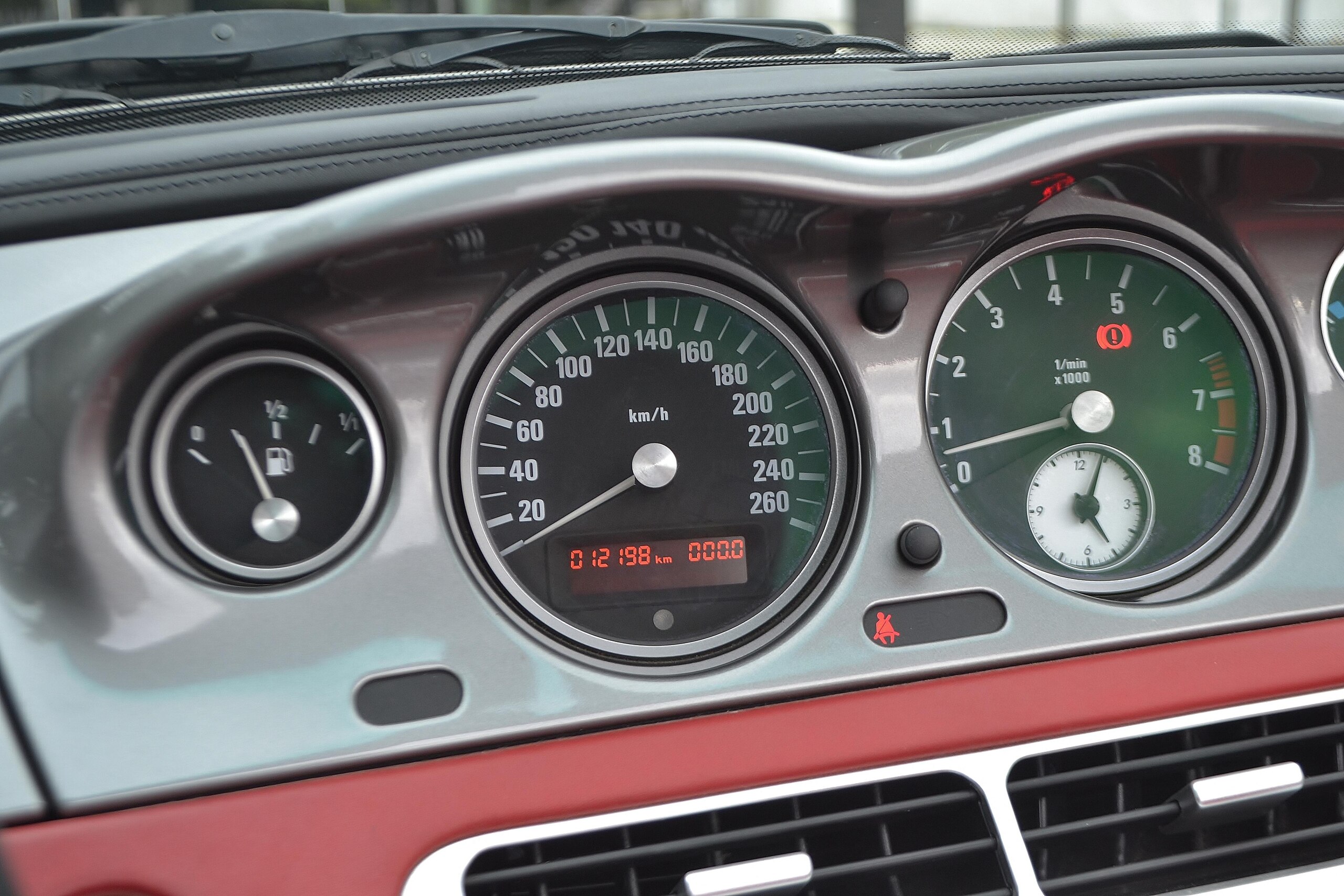 2002 BMW Z8 — Photo 7 / 21