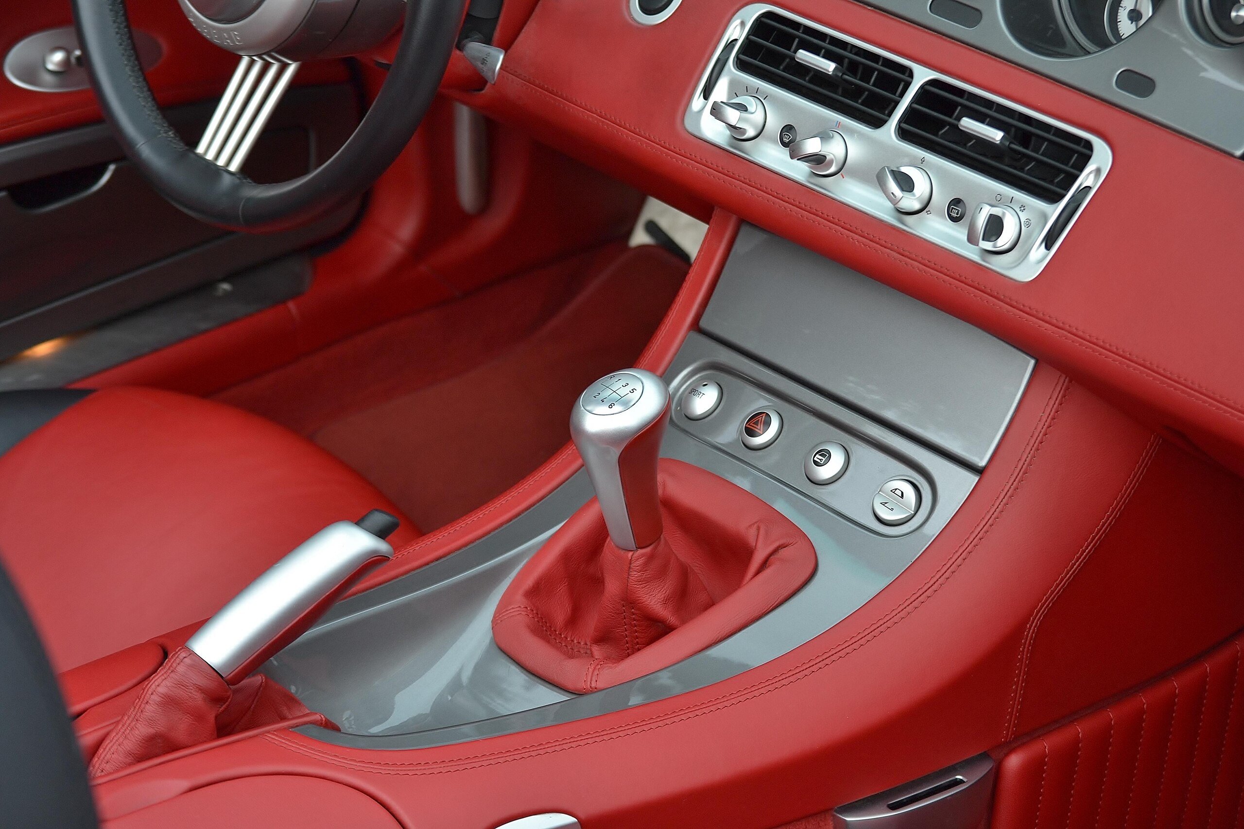 2002 BMW Z8 — Photo 8 / 21