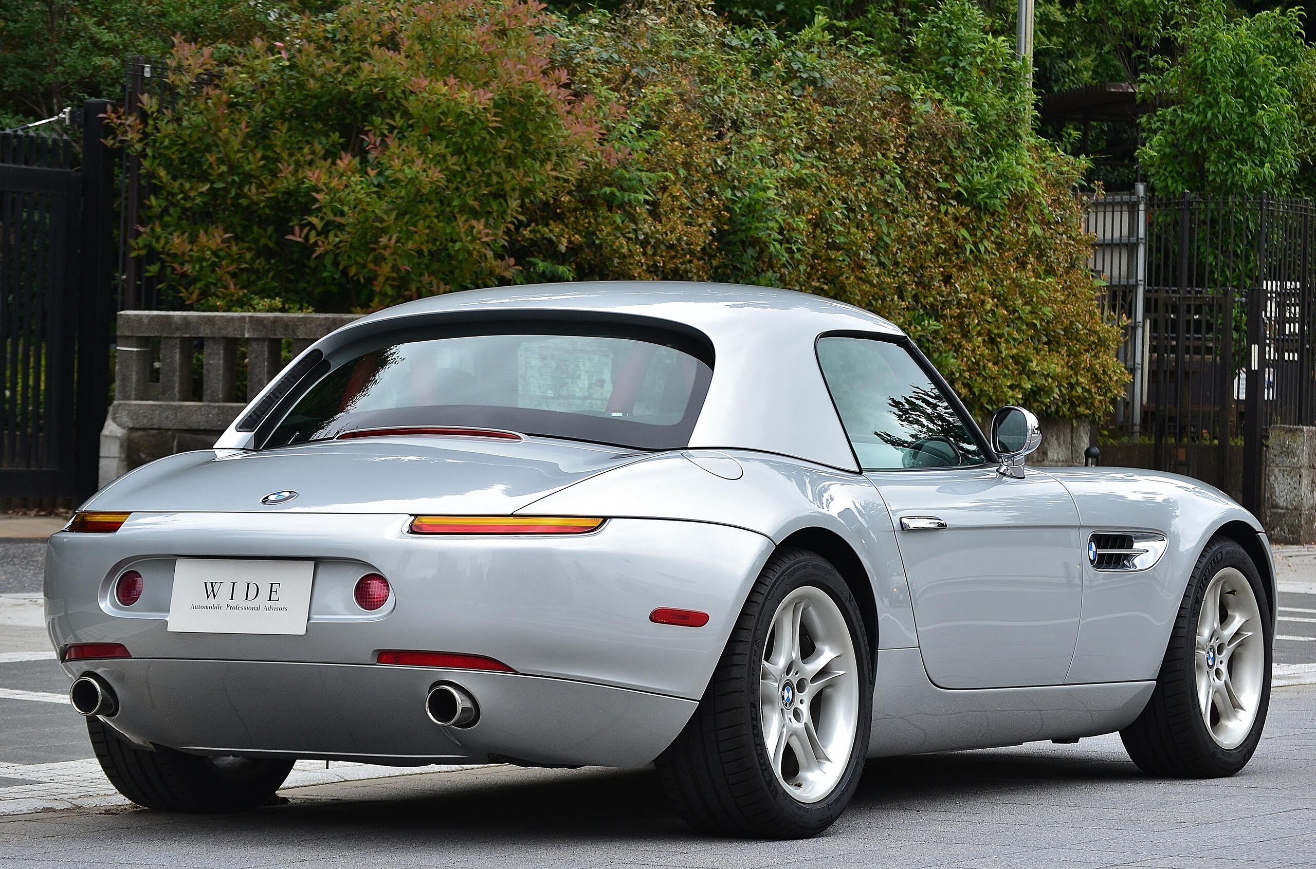 2002 BMW Z8 — Photo 9 / 21