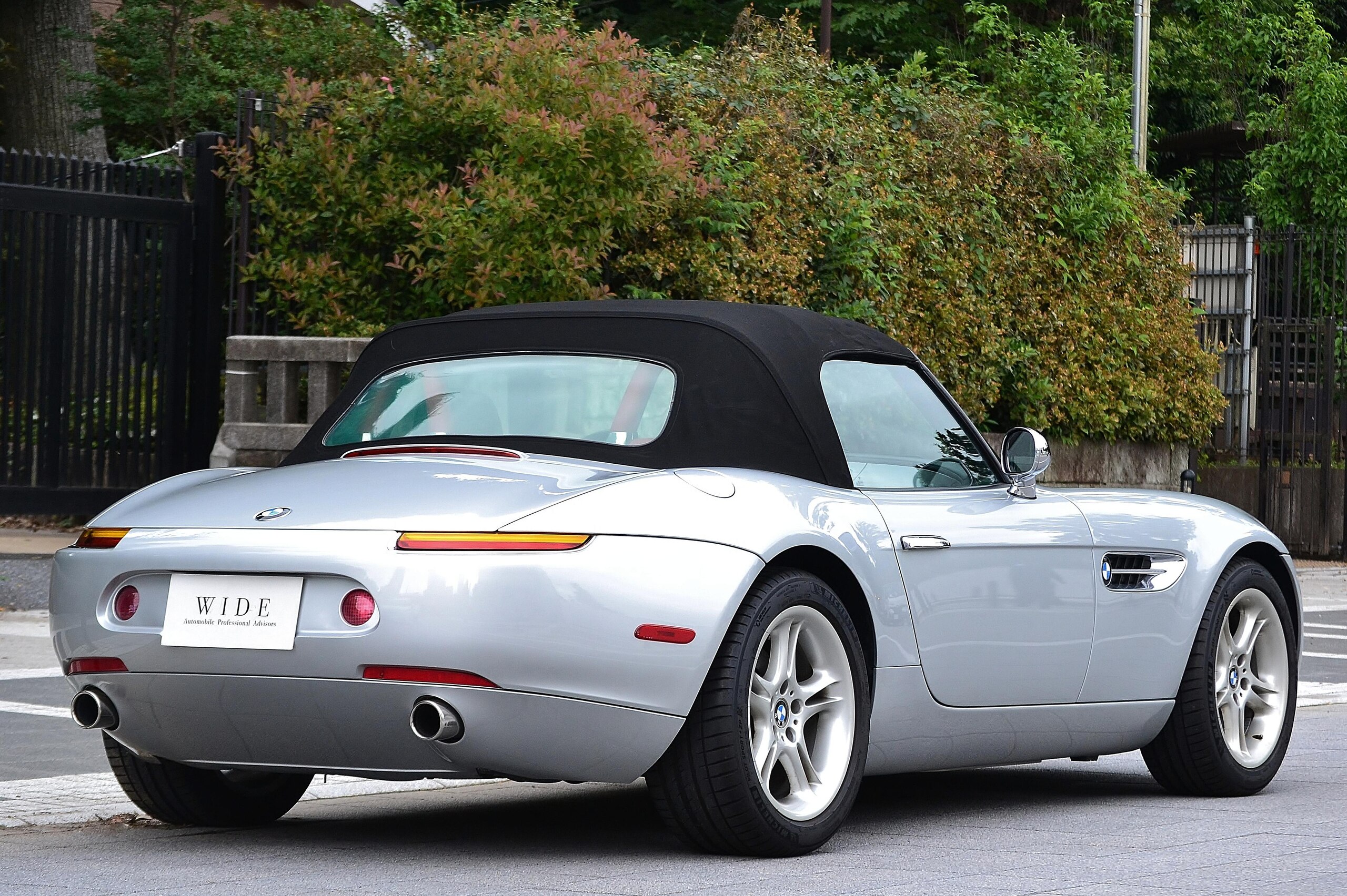 2002 BMW Z8 — Photo 10 / 21