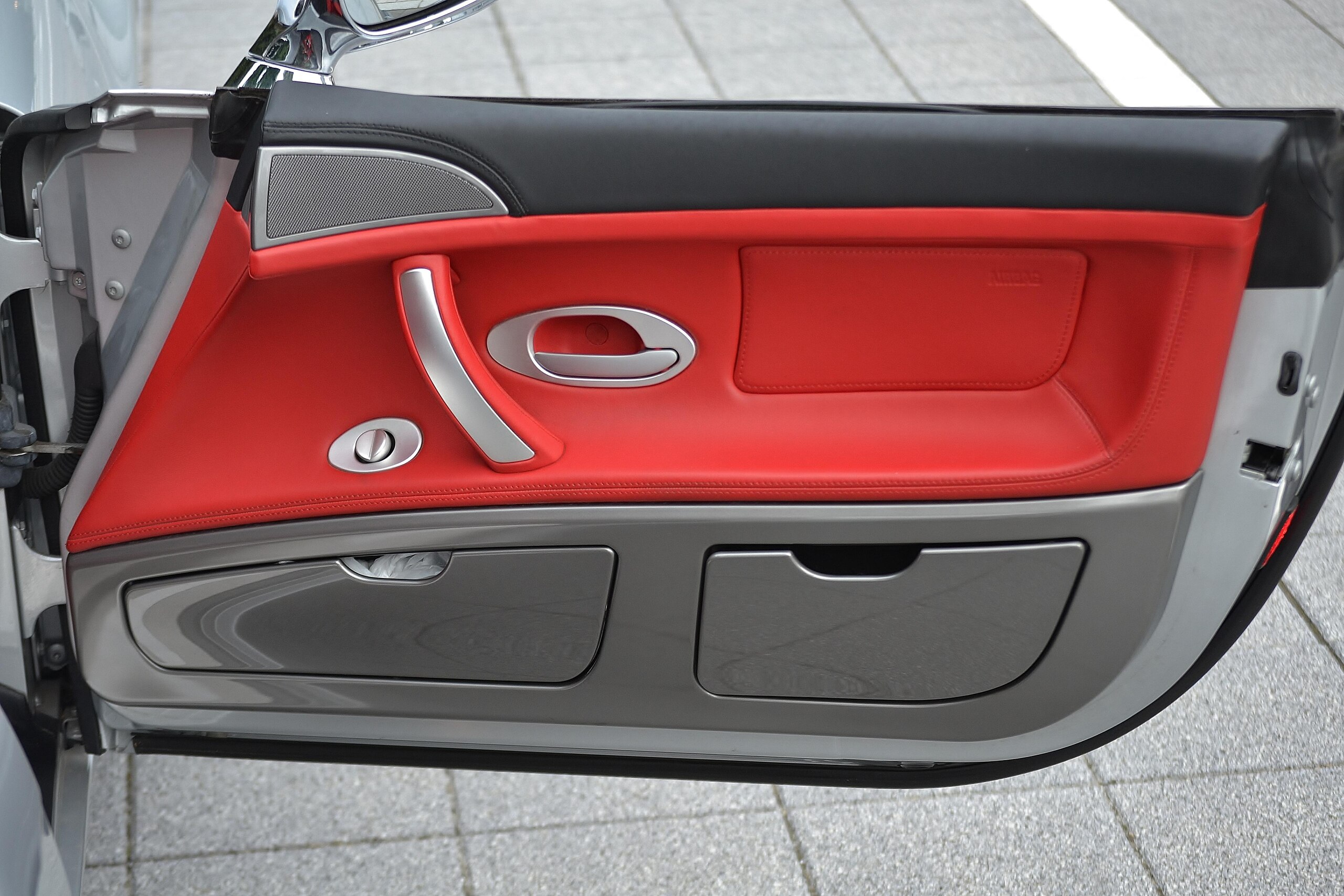 2002 BMW Z8 — Photo 12 / 21