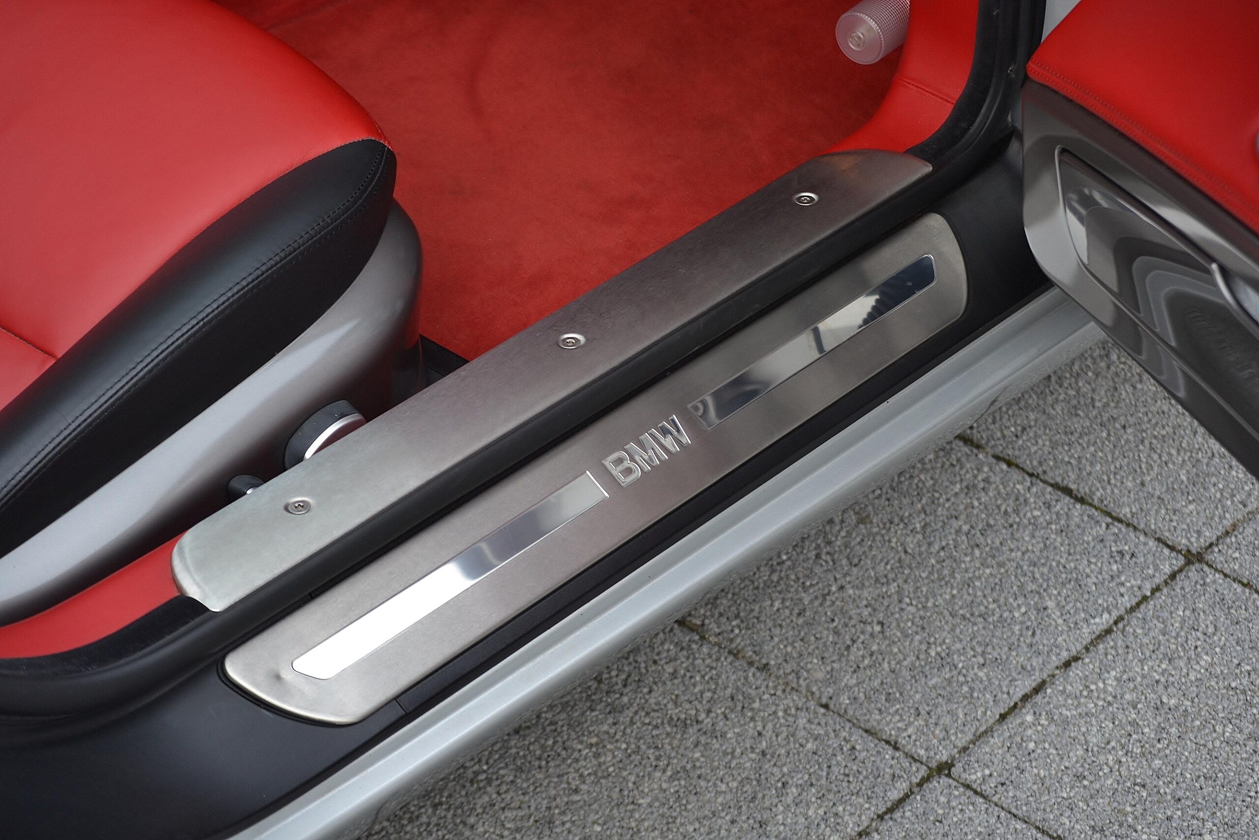 2002 BMW Z8 — Photo 13 / 21