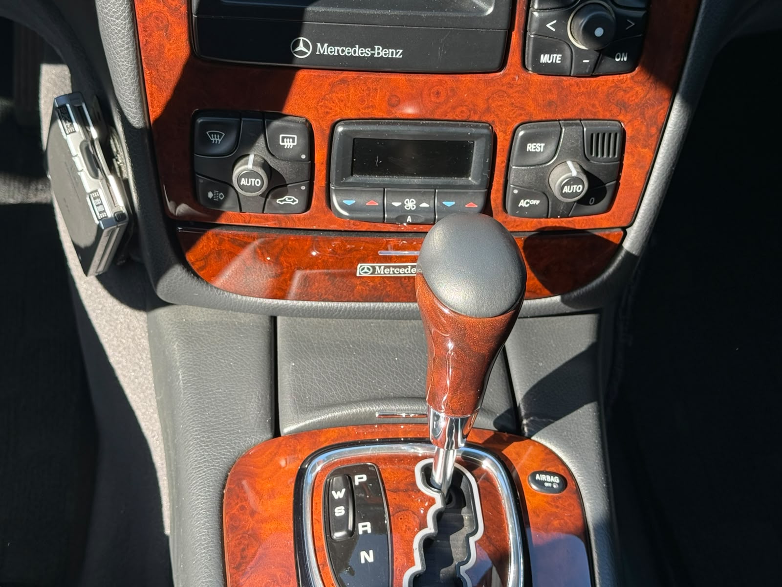 2002 Mercedes Benz S320 — Photo 10 / 23