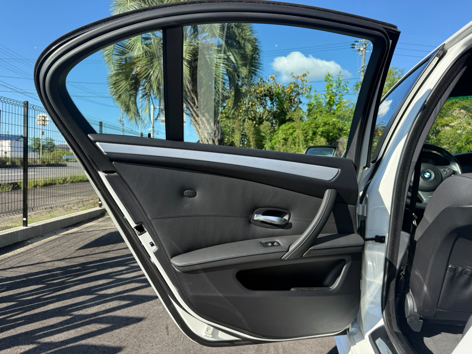 2007 BMW 525i M Sport — Photo 17 / 36