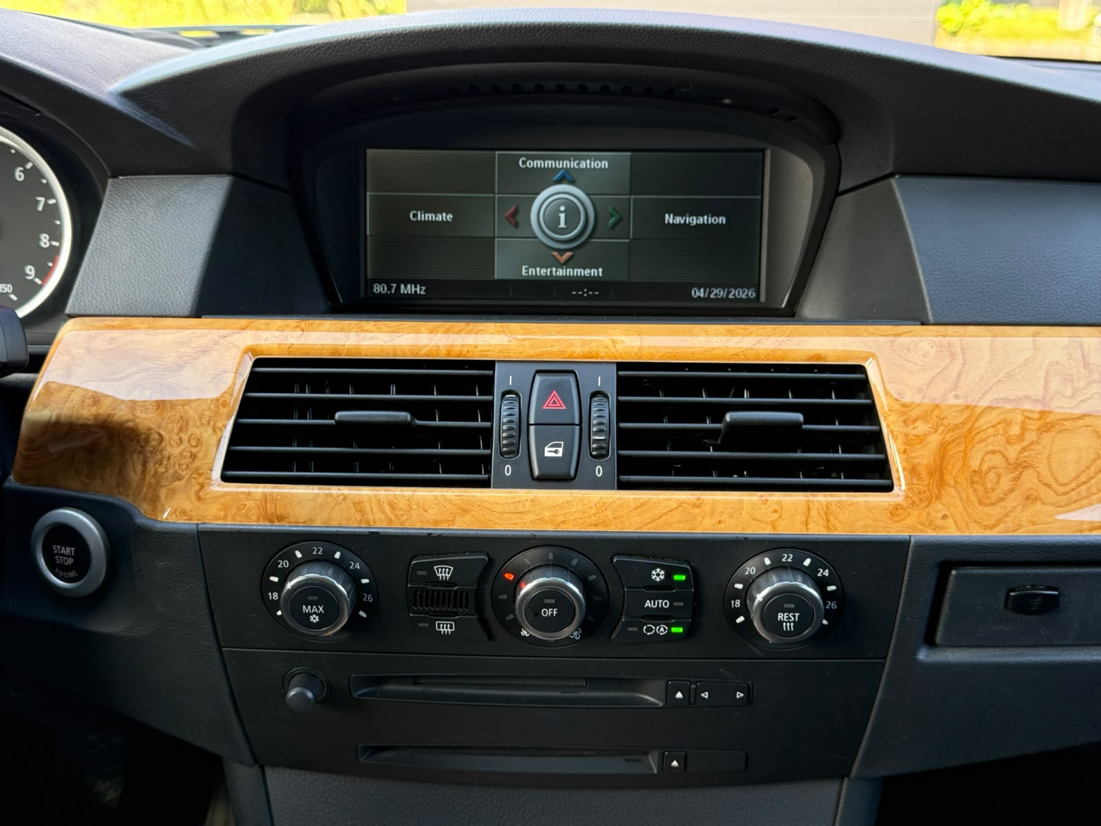 2007 BMW M5 — Photo 9 / 23