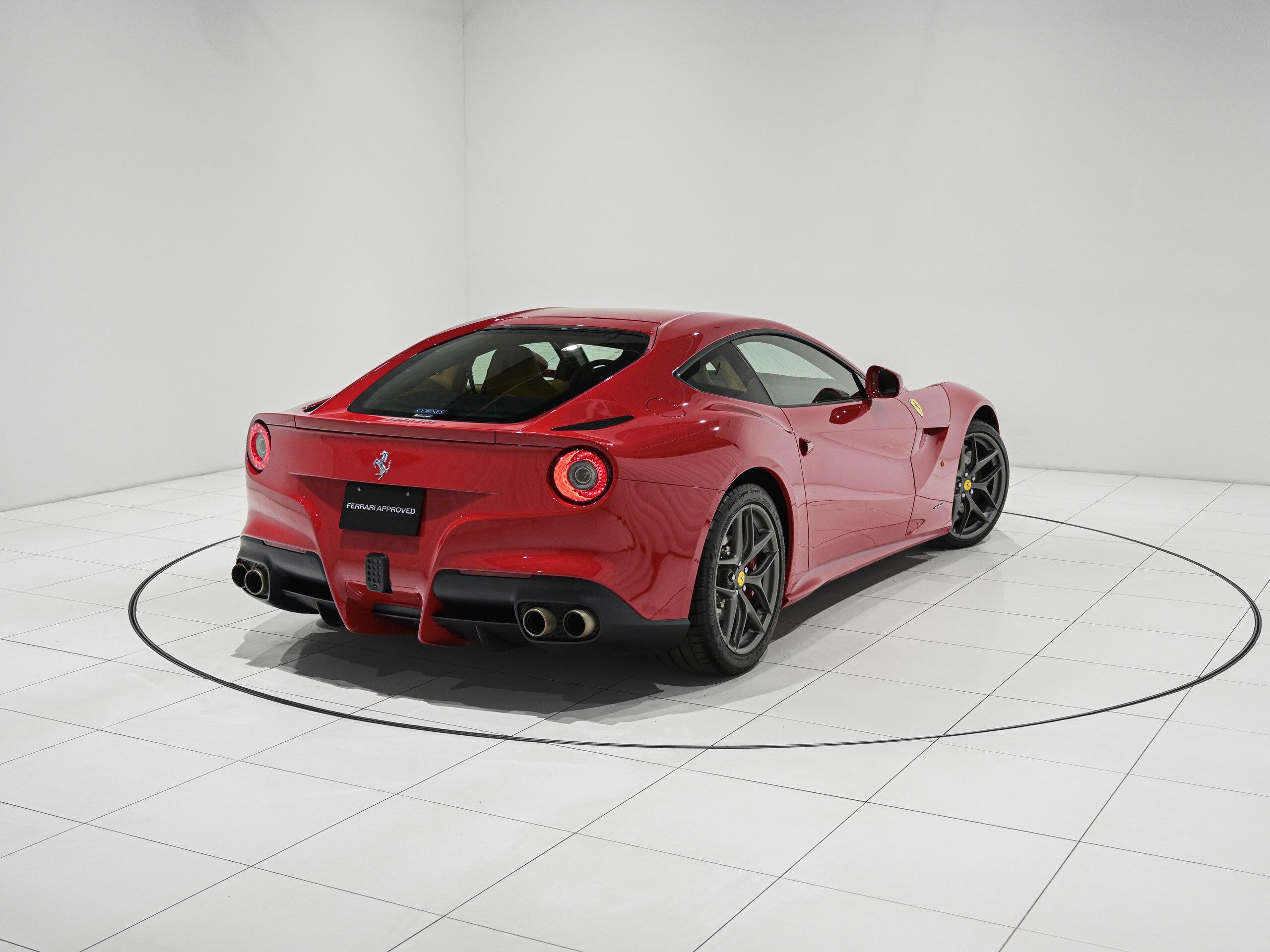 2013 Ferrari F12 Berlinetta — Photo 25 / 35