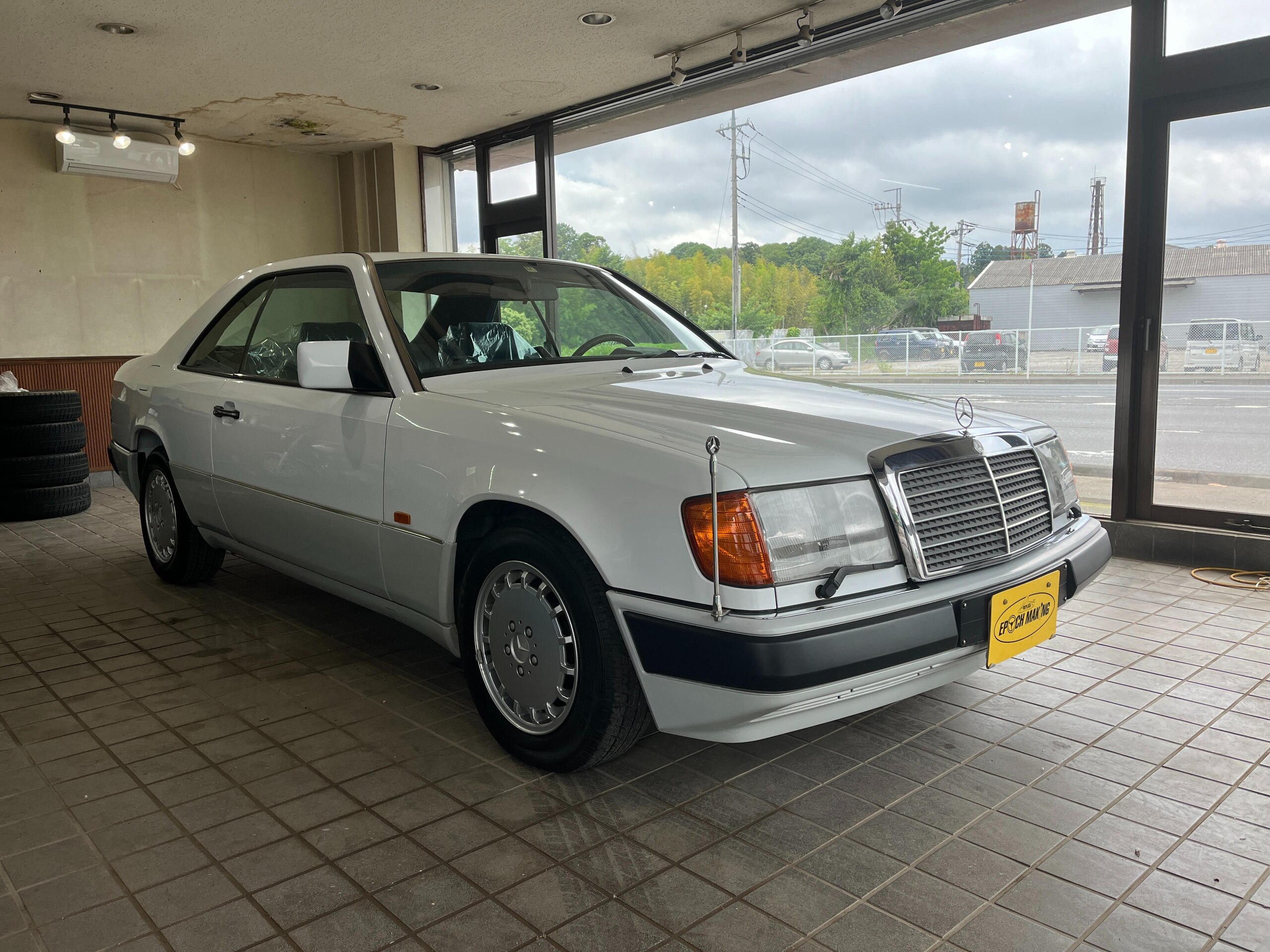 1991 Mercedes Benz 300CE-24 for sale in Japan