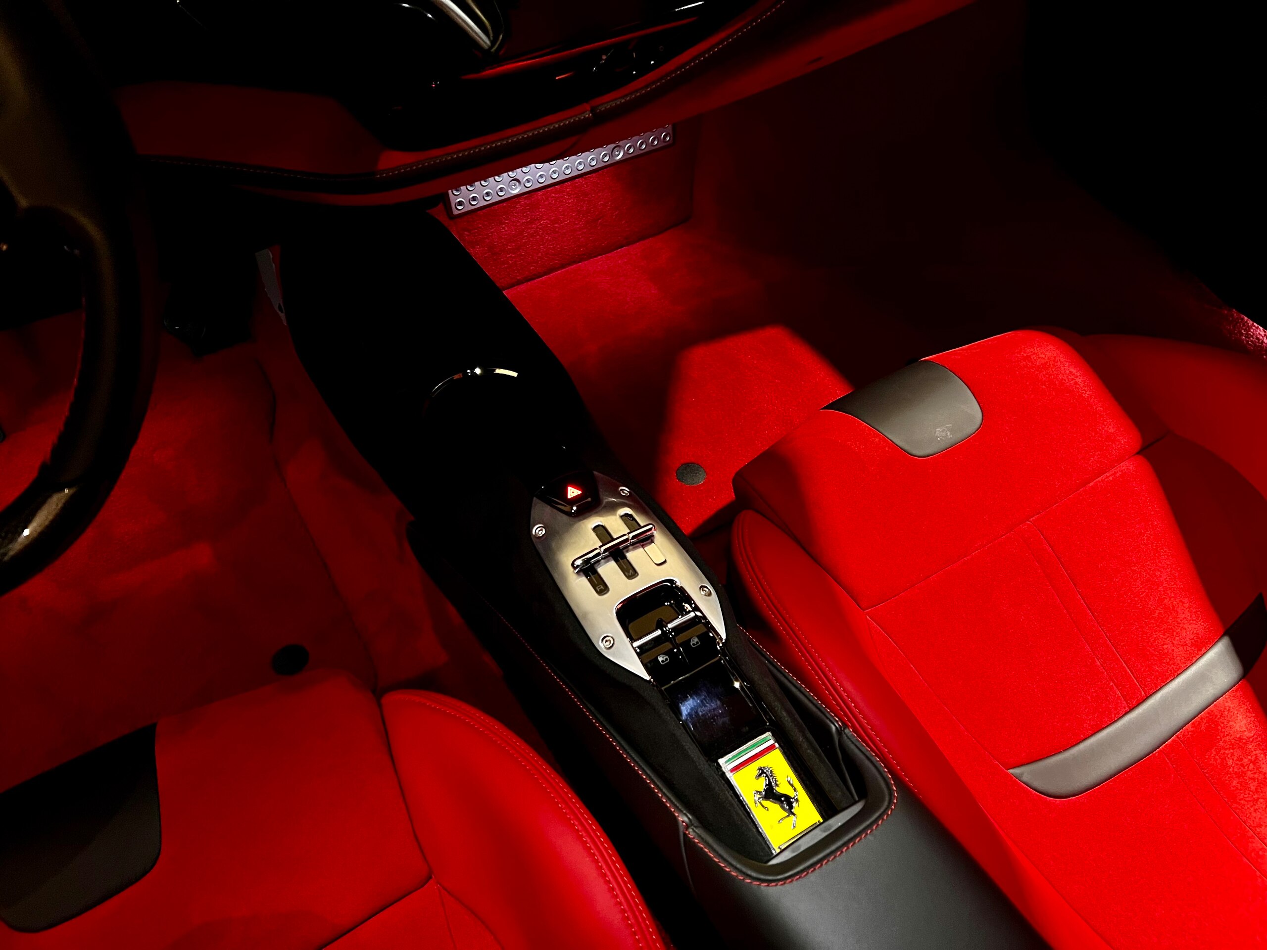 2021 Ferrari SF90 Stradale — Photo 9 / 17