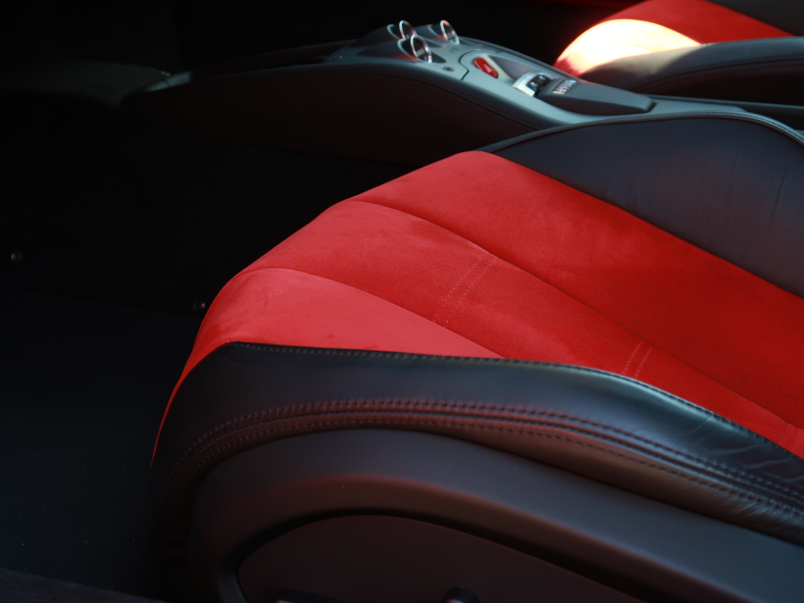 2010 Ferrari 458 Italia F1 DCT — Photo 12 / 19