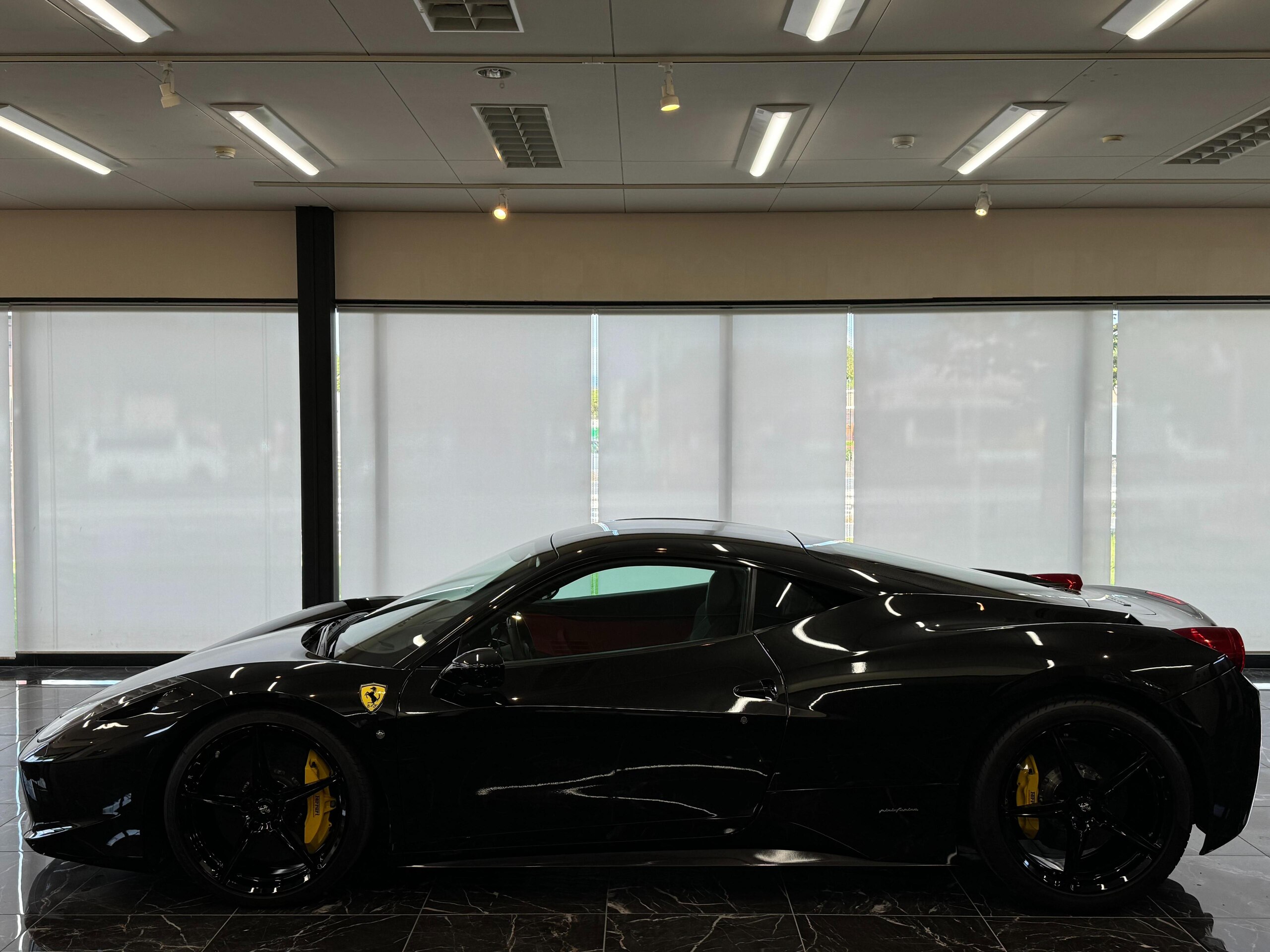 2010 Ferrari 458 Italia F1 DCT — Photo 20 / 50