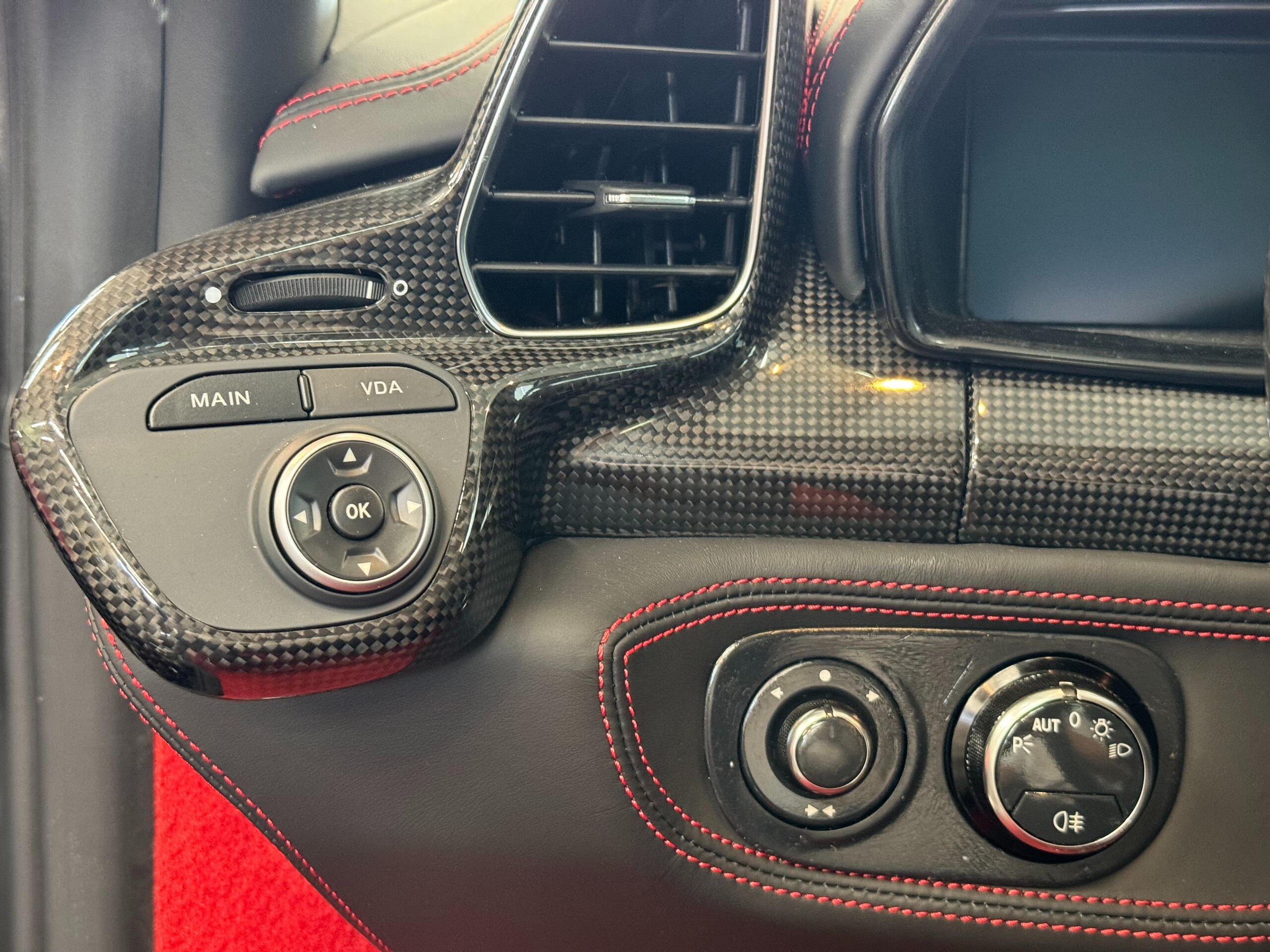 2010 Ferrari 458 Italia F1 DCT — Photo 33 / 50