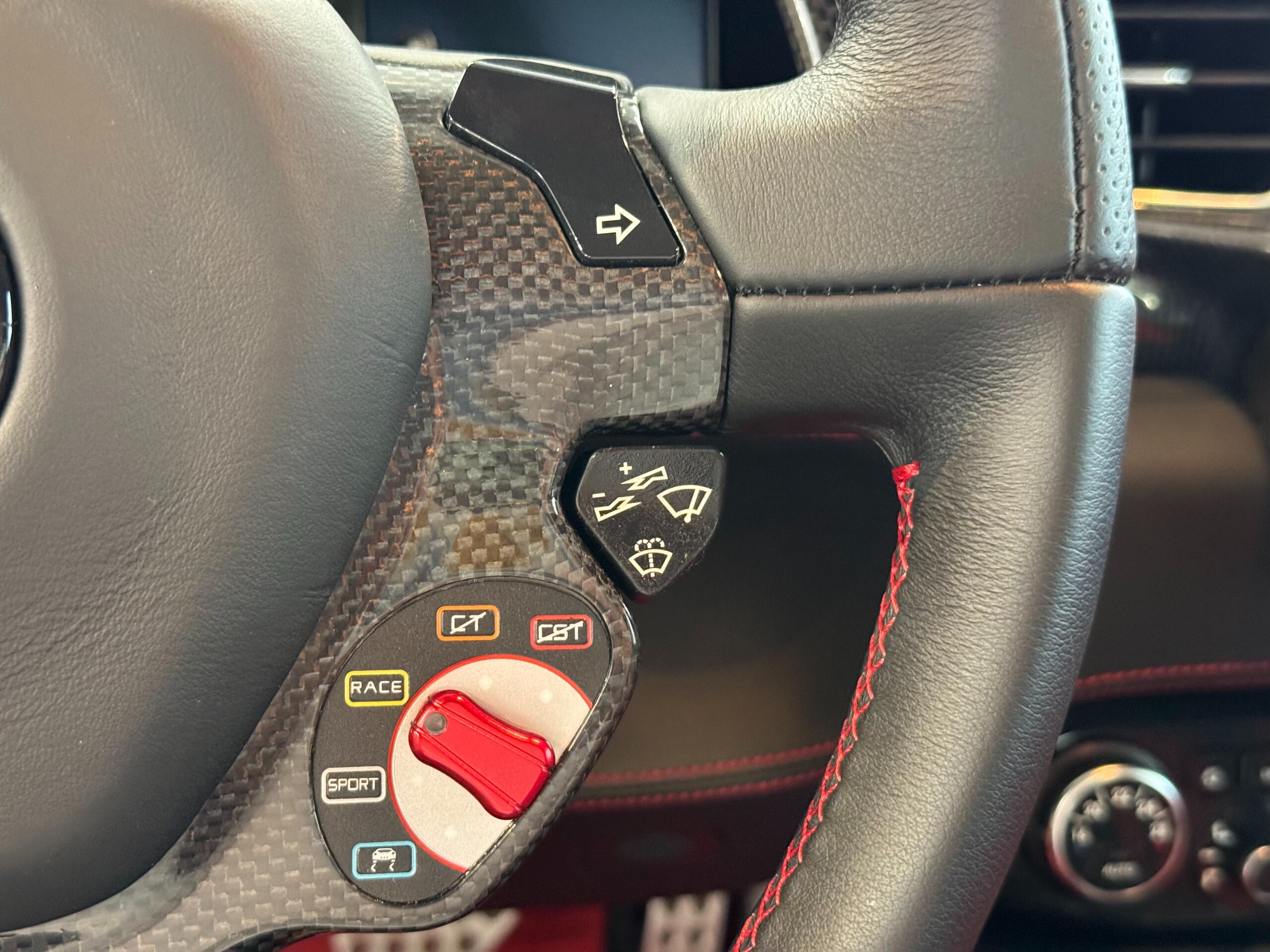 2010 Ferrari 458 Italia F1 DCT — Photo 35 / 50