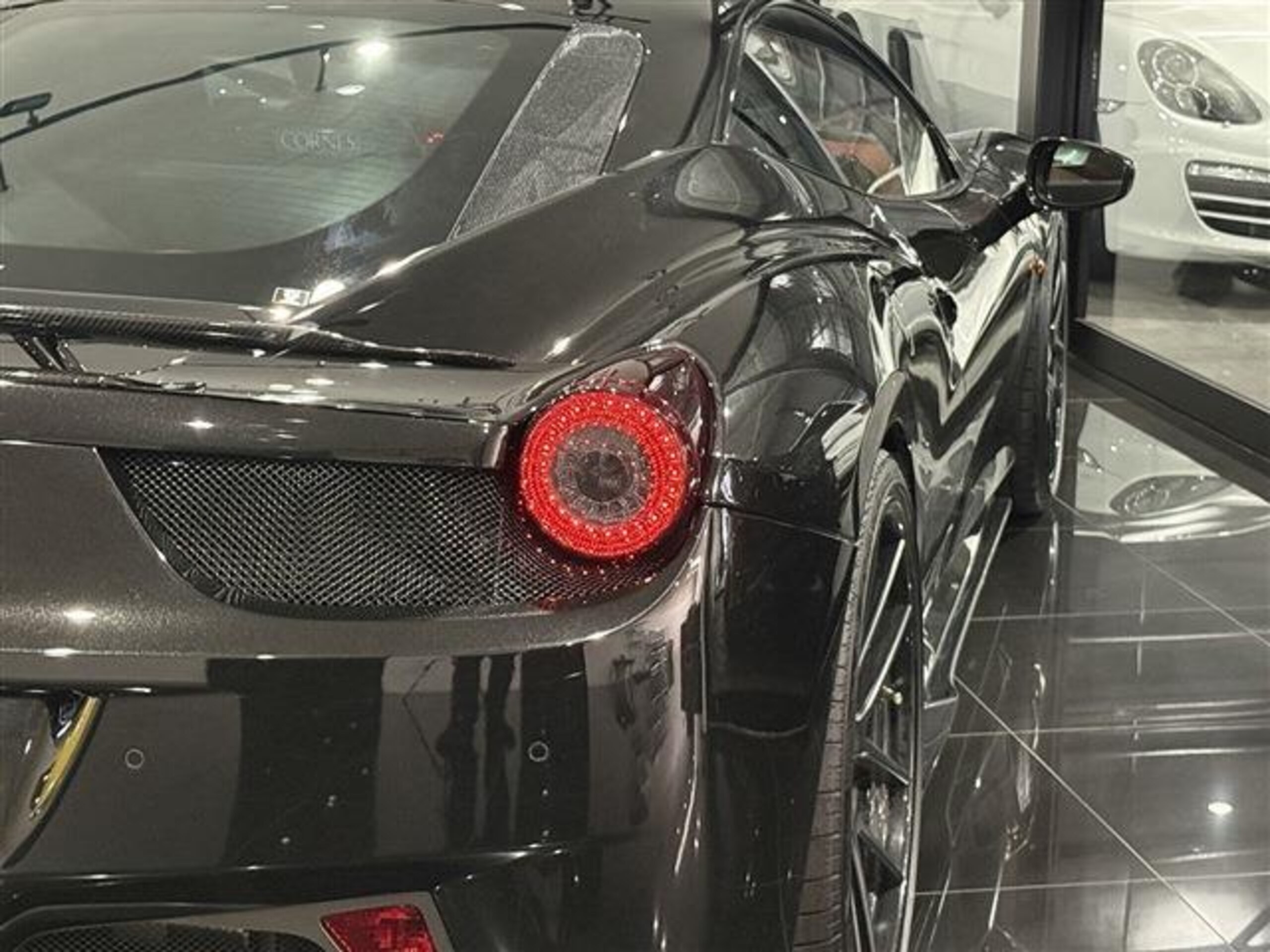 2010 Ferrari 458 Italia F1 DCT — Photo 27 / 52