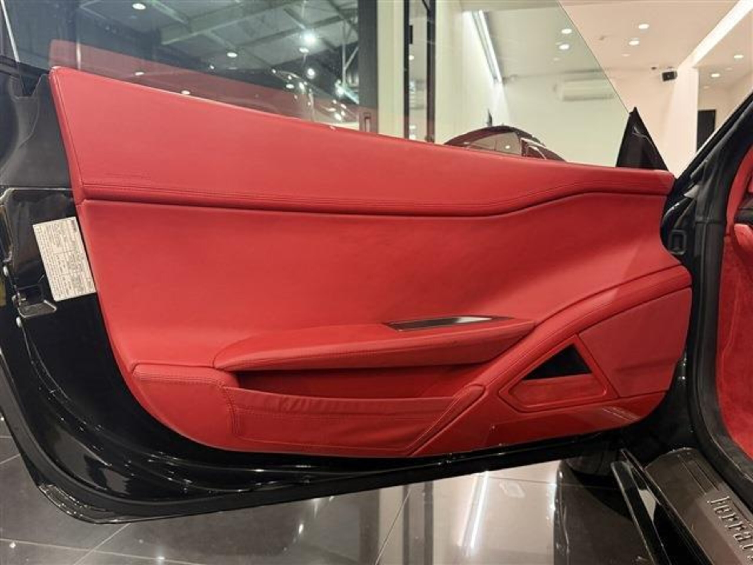 2010 Ferrari 458 Italia F1 DCT — Photo 36 / 52