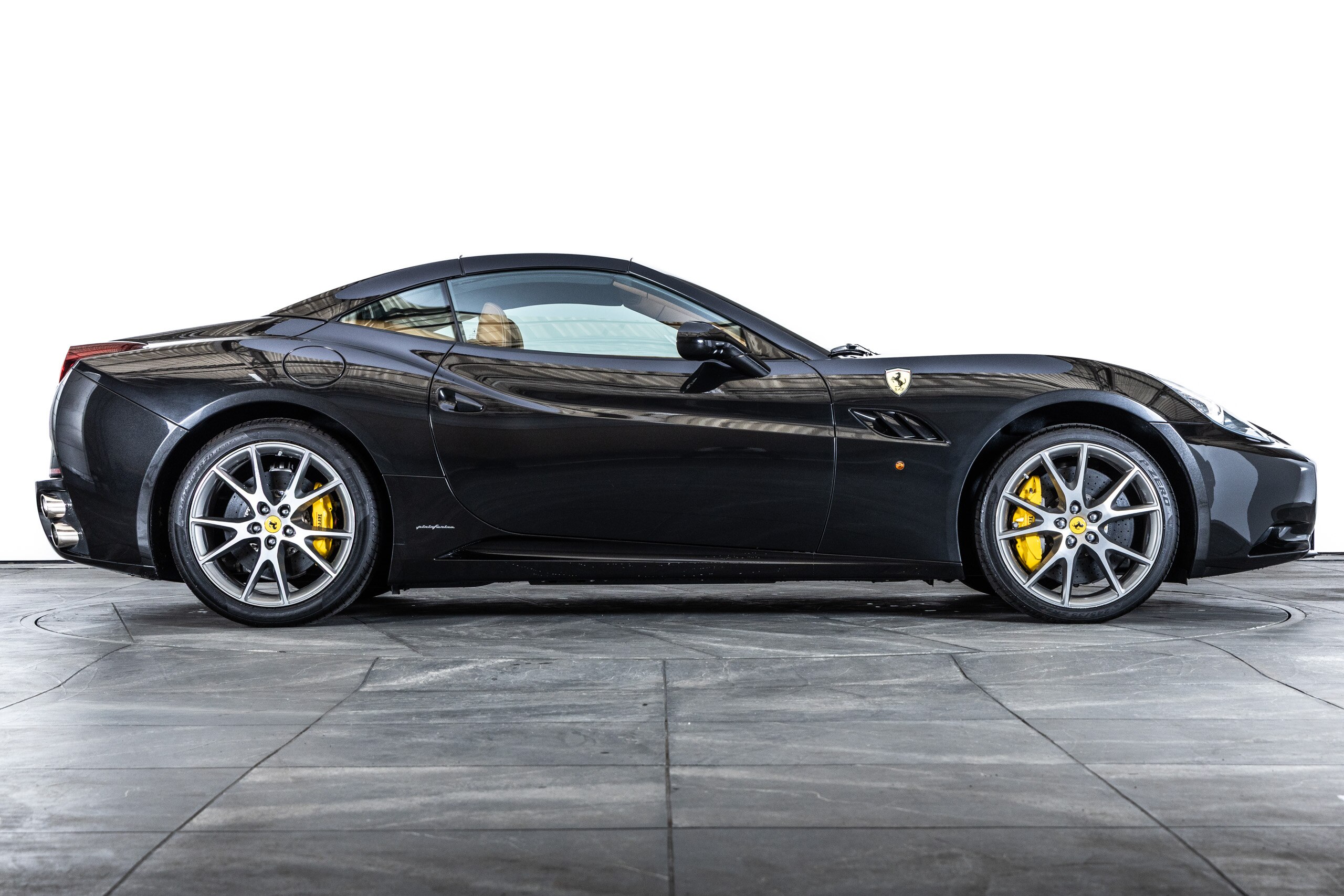 2010 Ferrari California — Photo 6 / 78