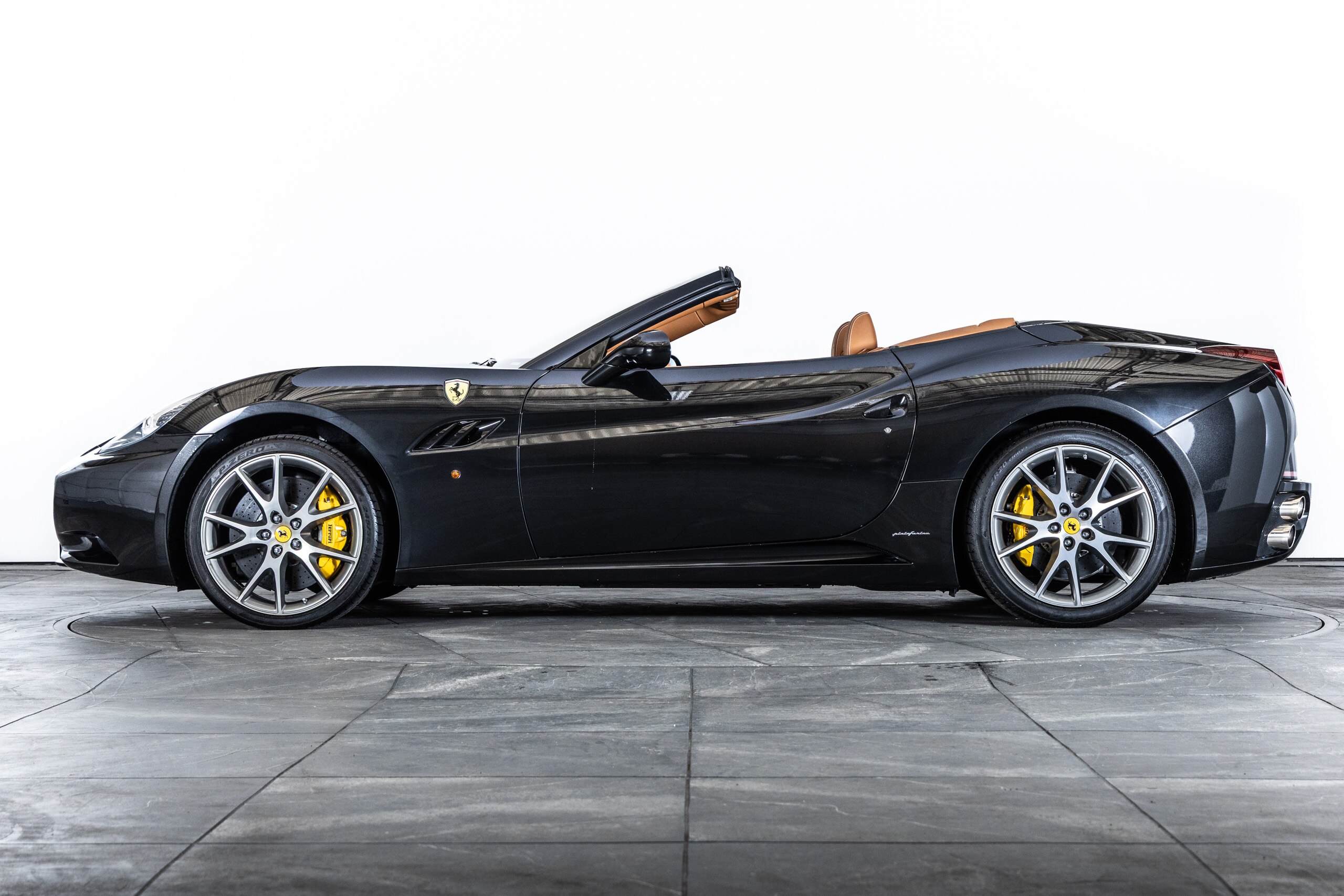 2010 Ferrari California — Photo 49 / 78