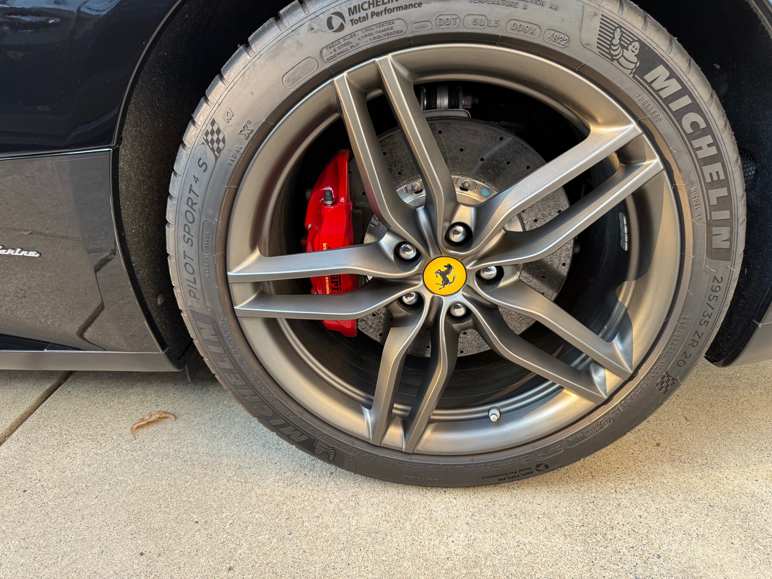 2010 Ferrari FF — Photo 13 / 31