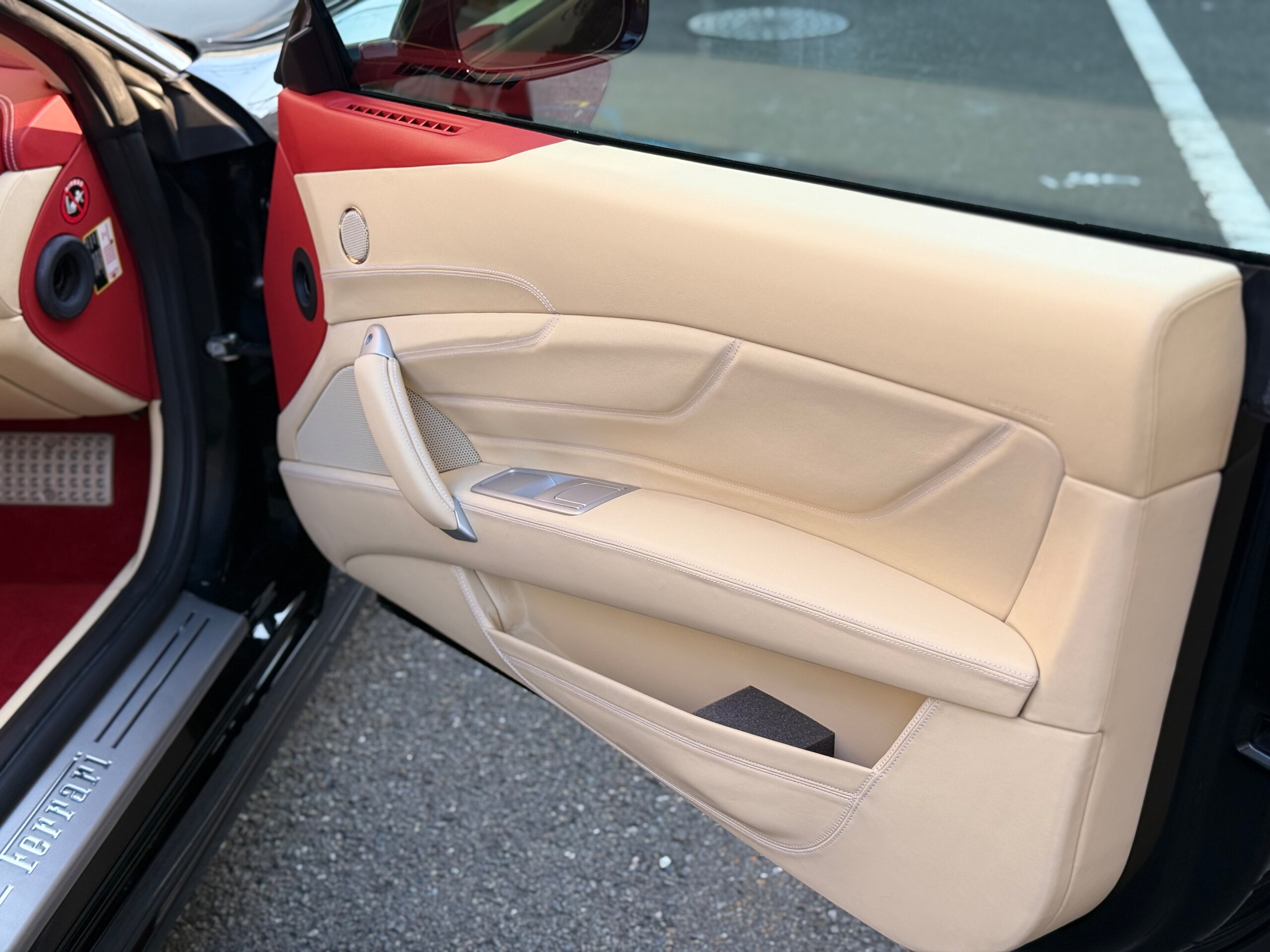 2010 Ferrari FF — Photo 18 / 31