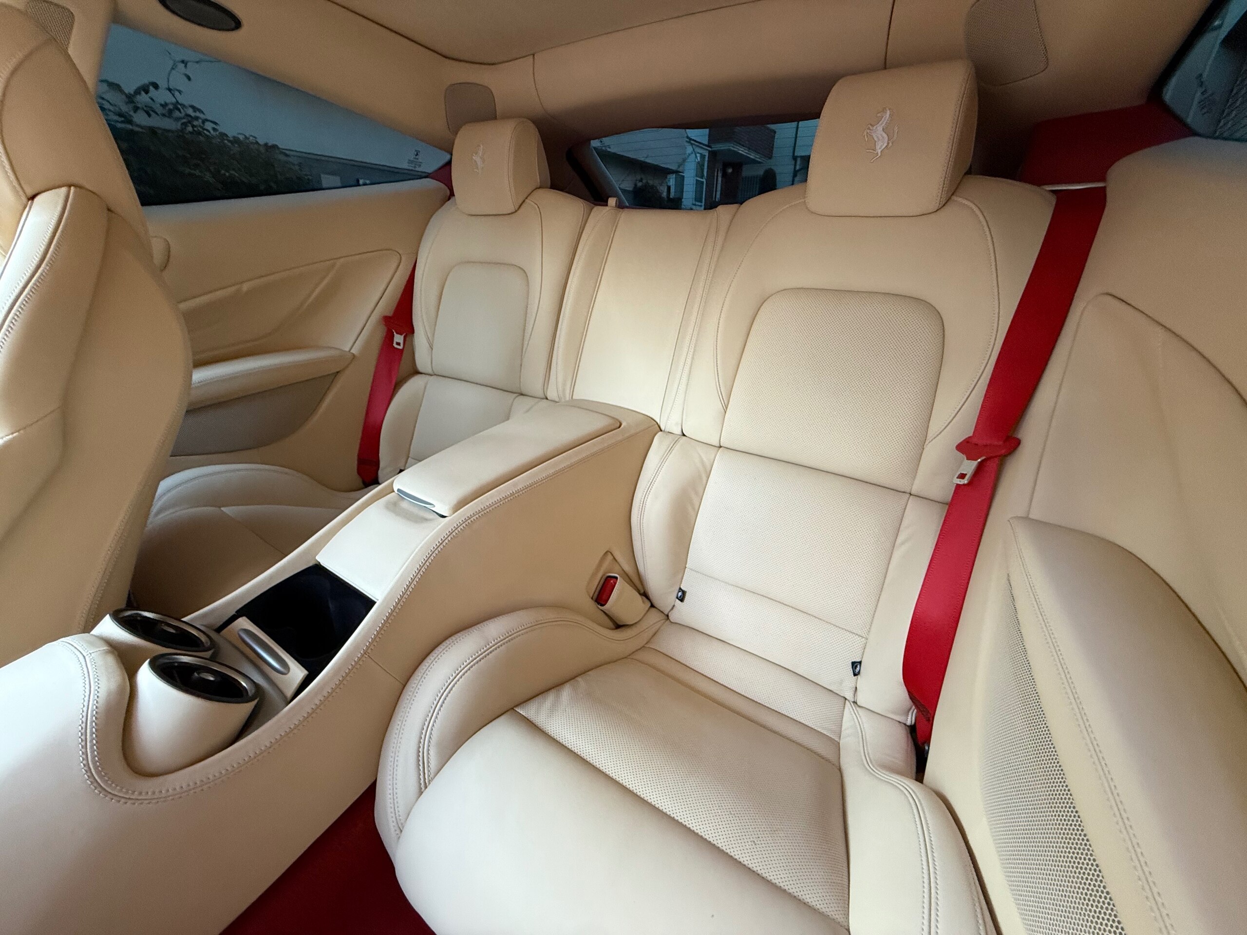 2010 Ferrari FF — Photo 23 / 31