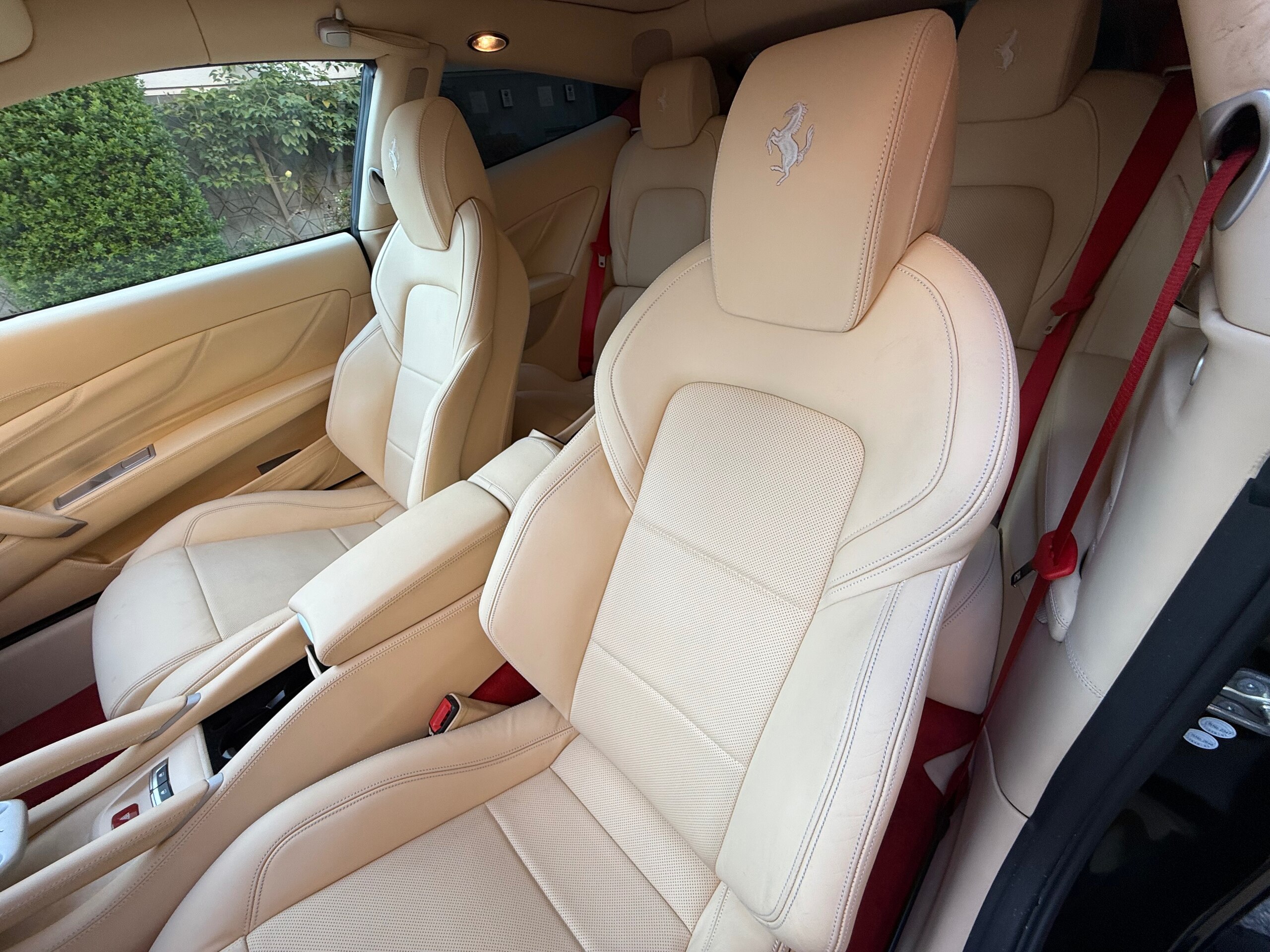 2010 Ferrari FF — Photo 30 / 31