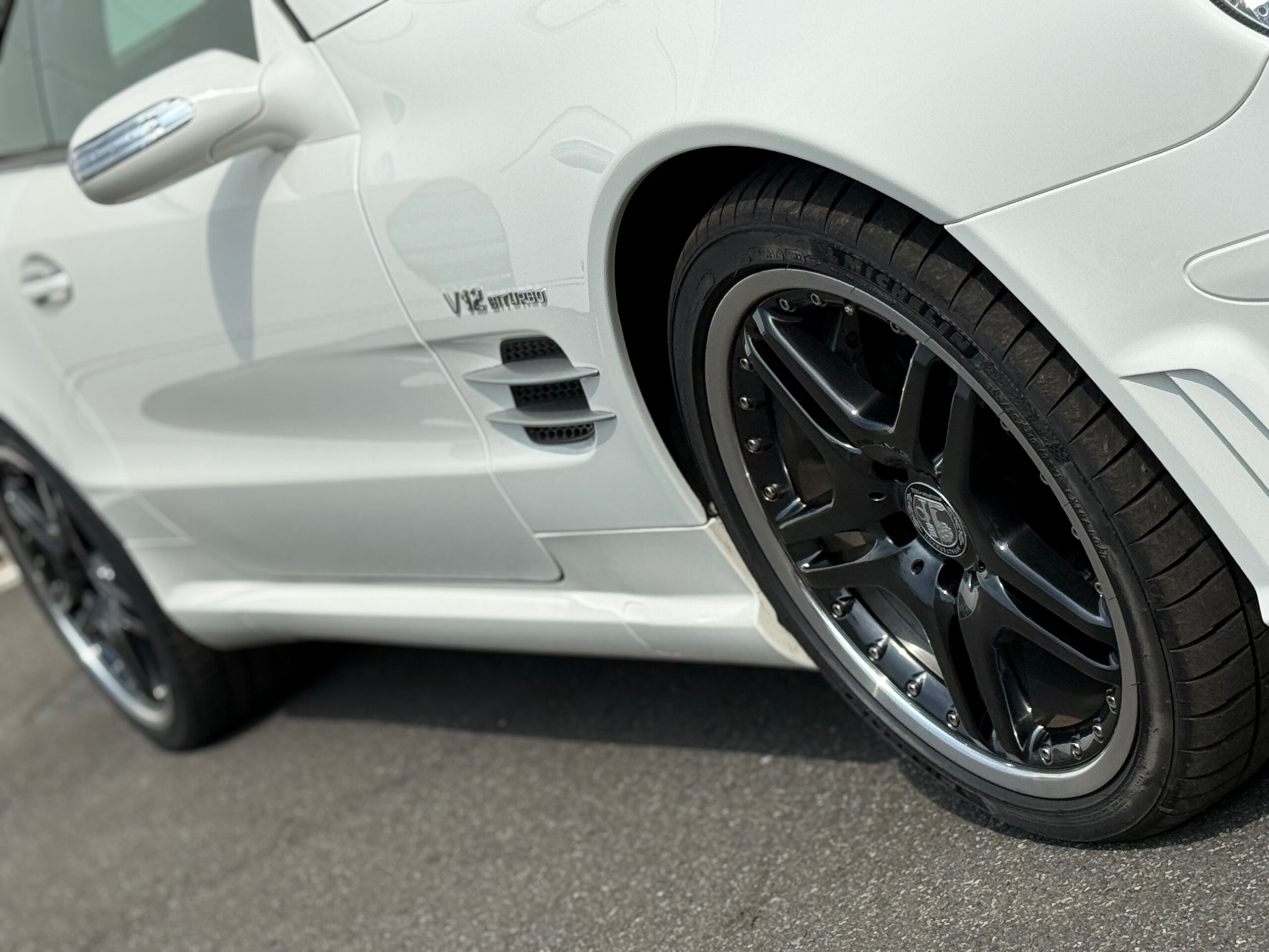 2010 Mercedes Benz SL65 AMG — Photo 18 / 46
