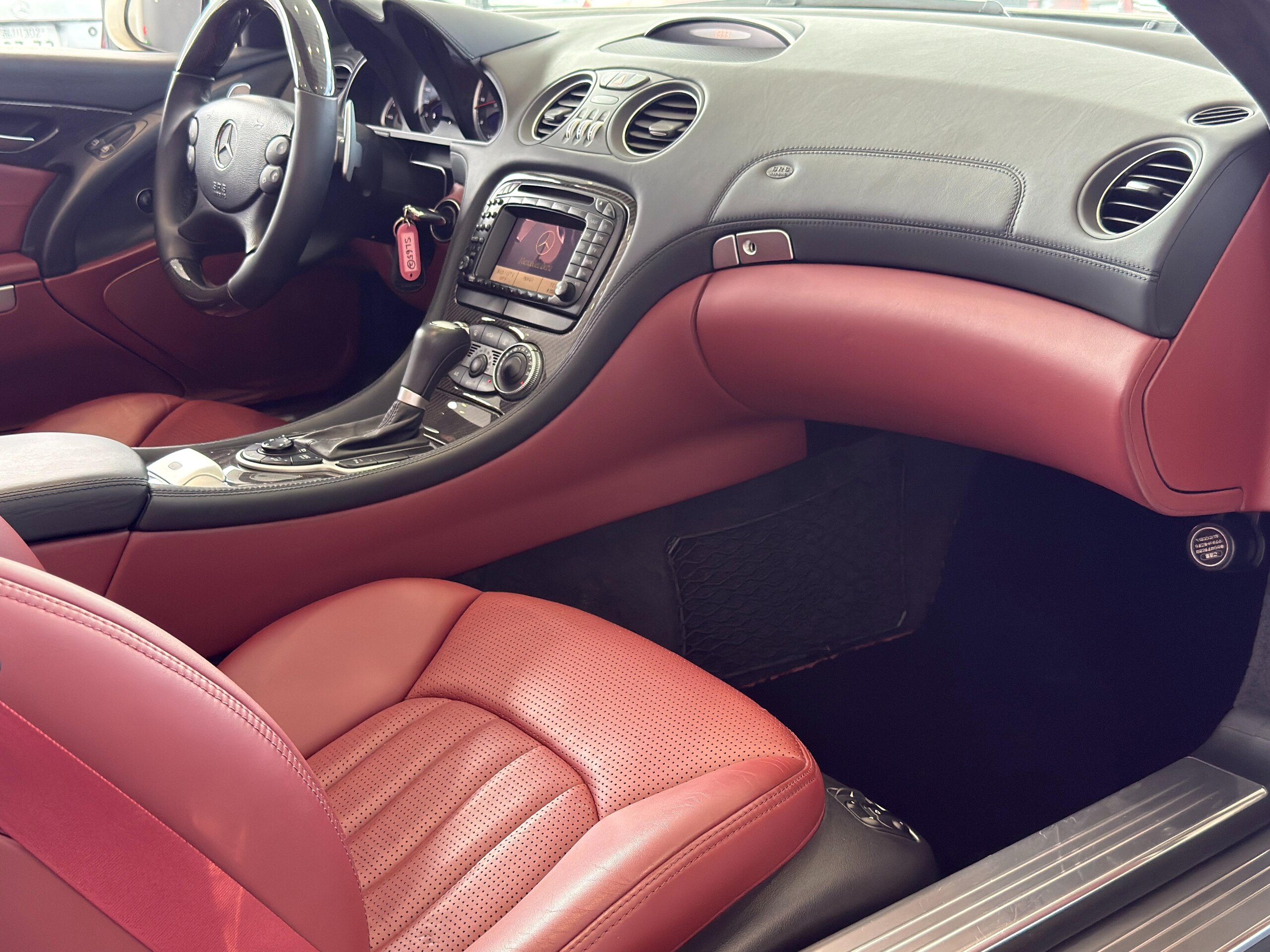 2010 Mercedes Benz SL65 AMG — Photo 27 / 46