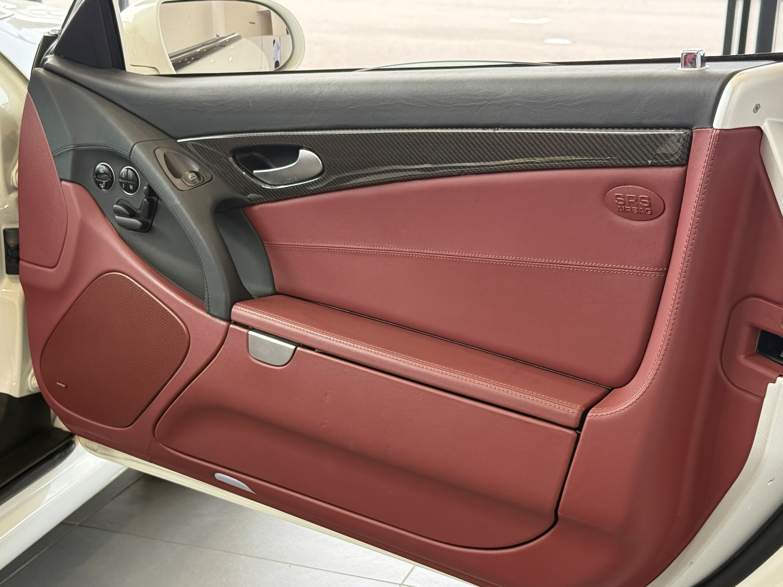 2010 Mercedes Benz SL65 AMG — Photo 28 / 46