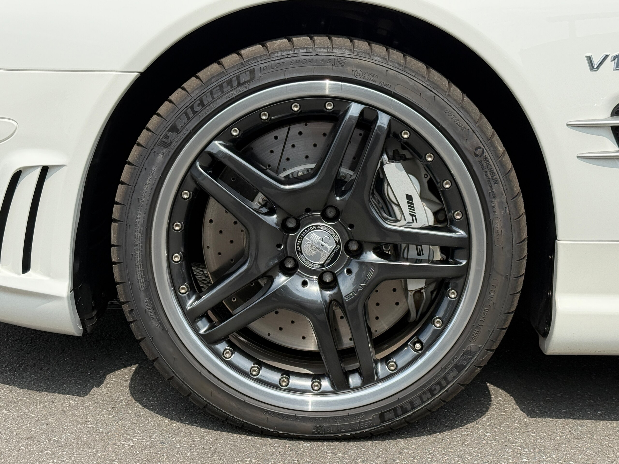 2010 Mercedes Benz SL65 AMG — Photo 39 / 46