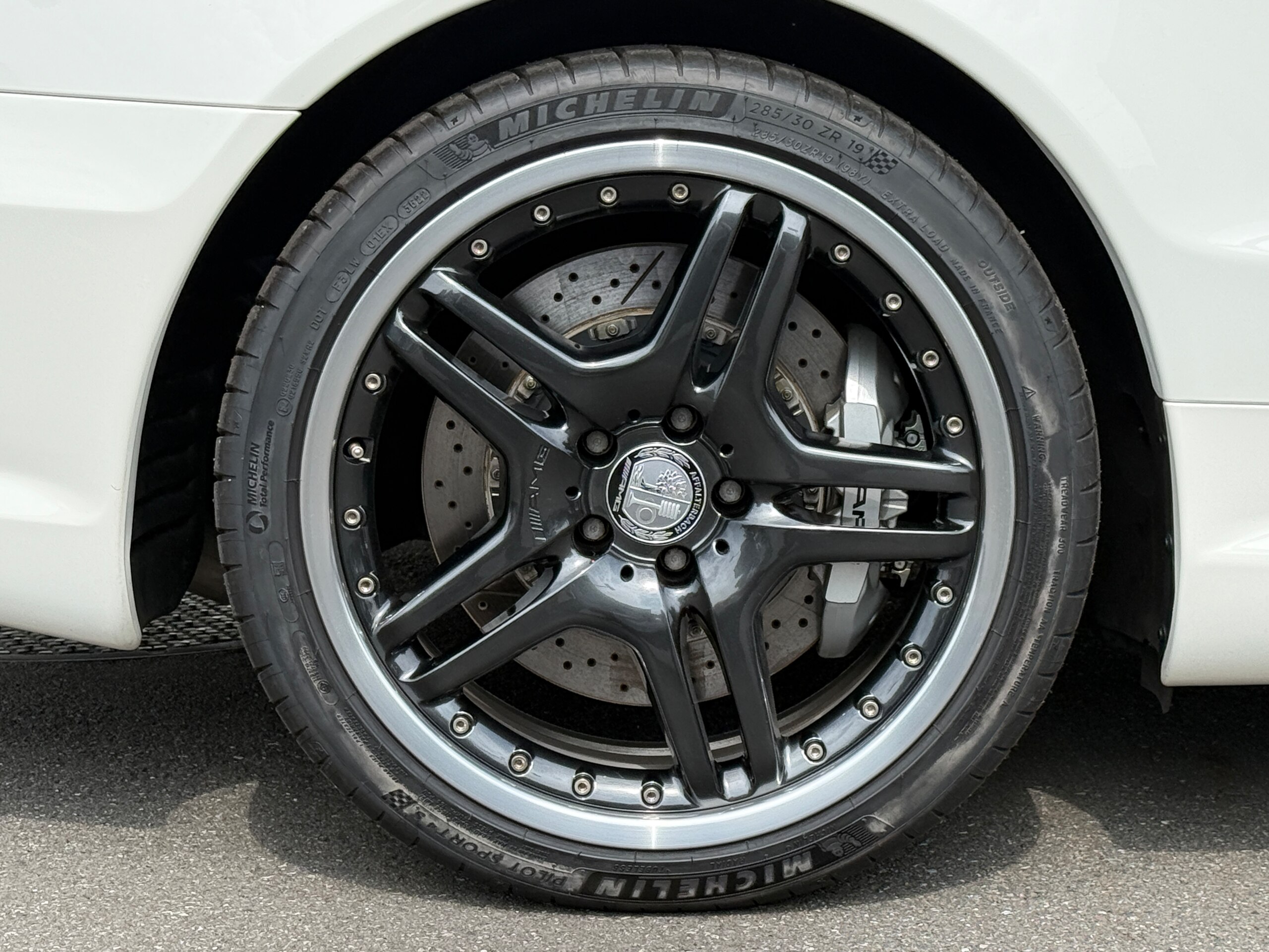 2010 Mercedes Benz SL65 AMG — Photo 40 / 46
