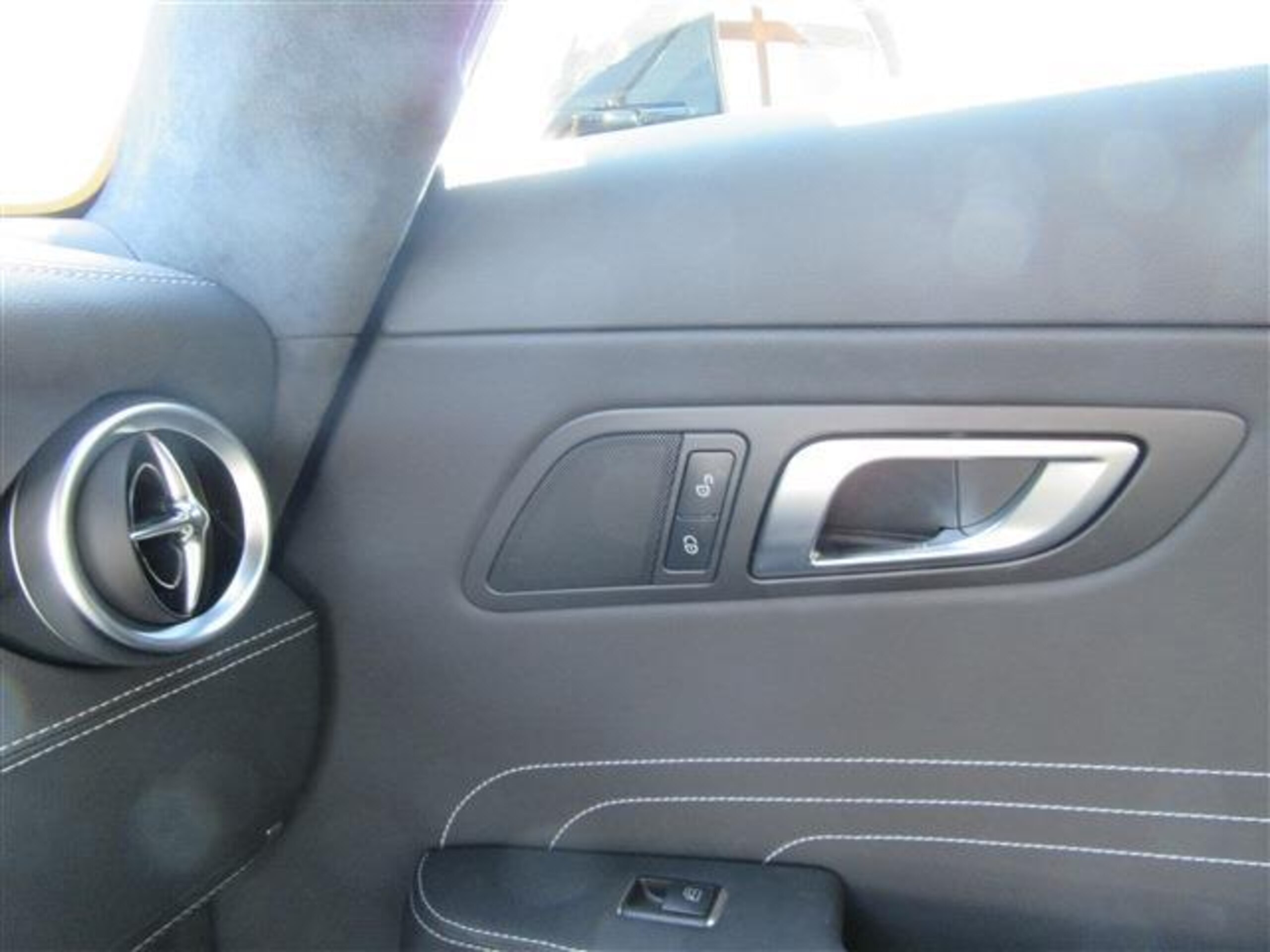 2011 Mercedes Benz SLS AMG — Photo 13 / 13