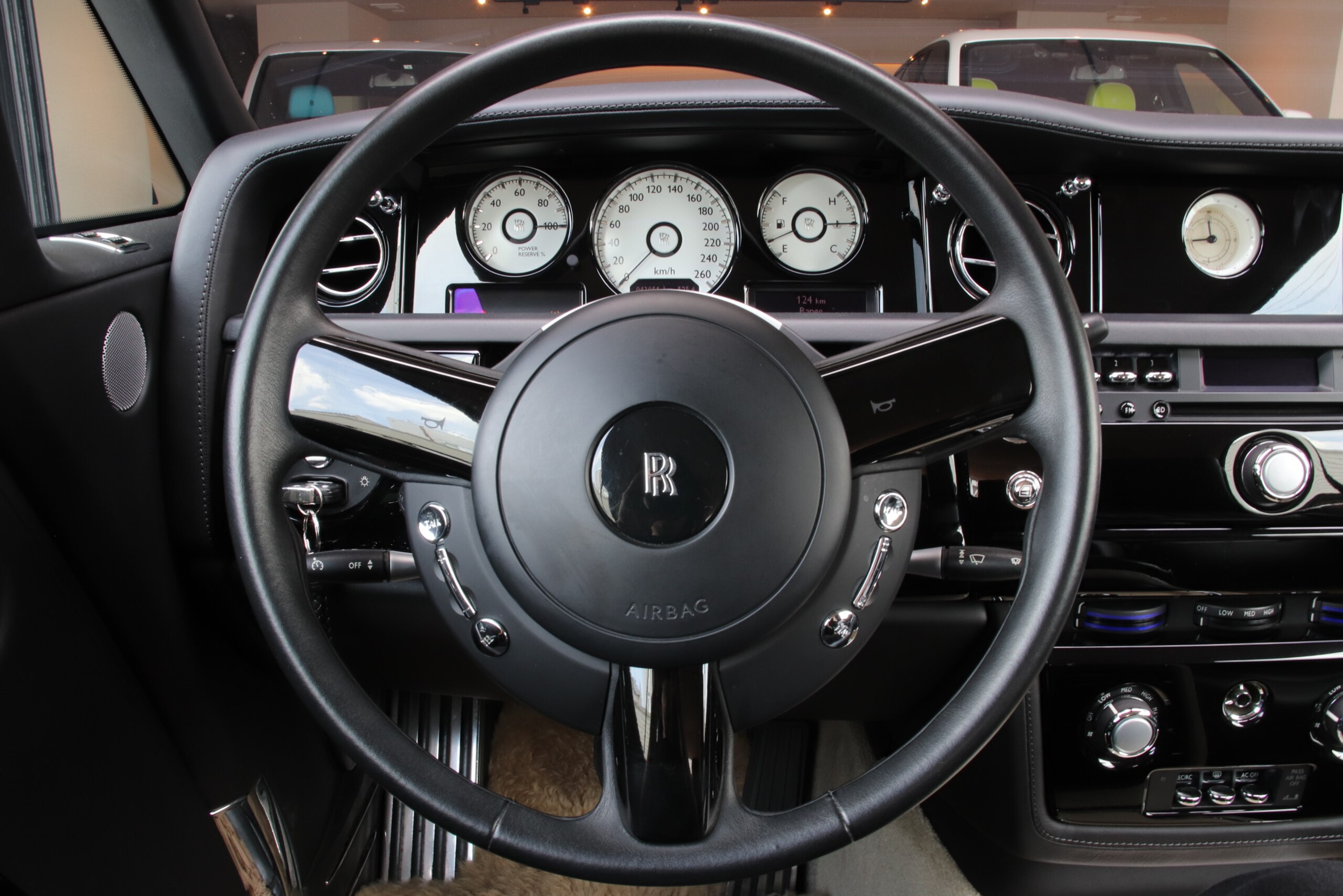 2011 Rolls-Royce Phantom Drophead Coupe — Photo 7 / 42