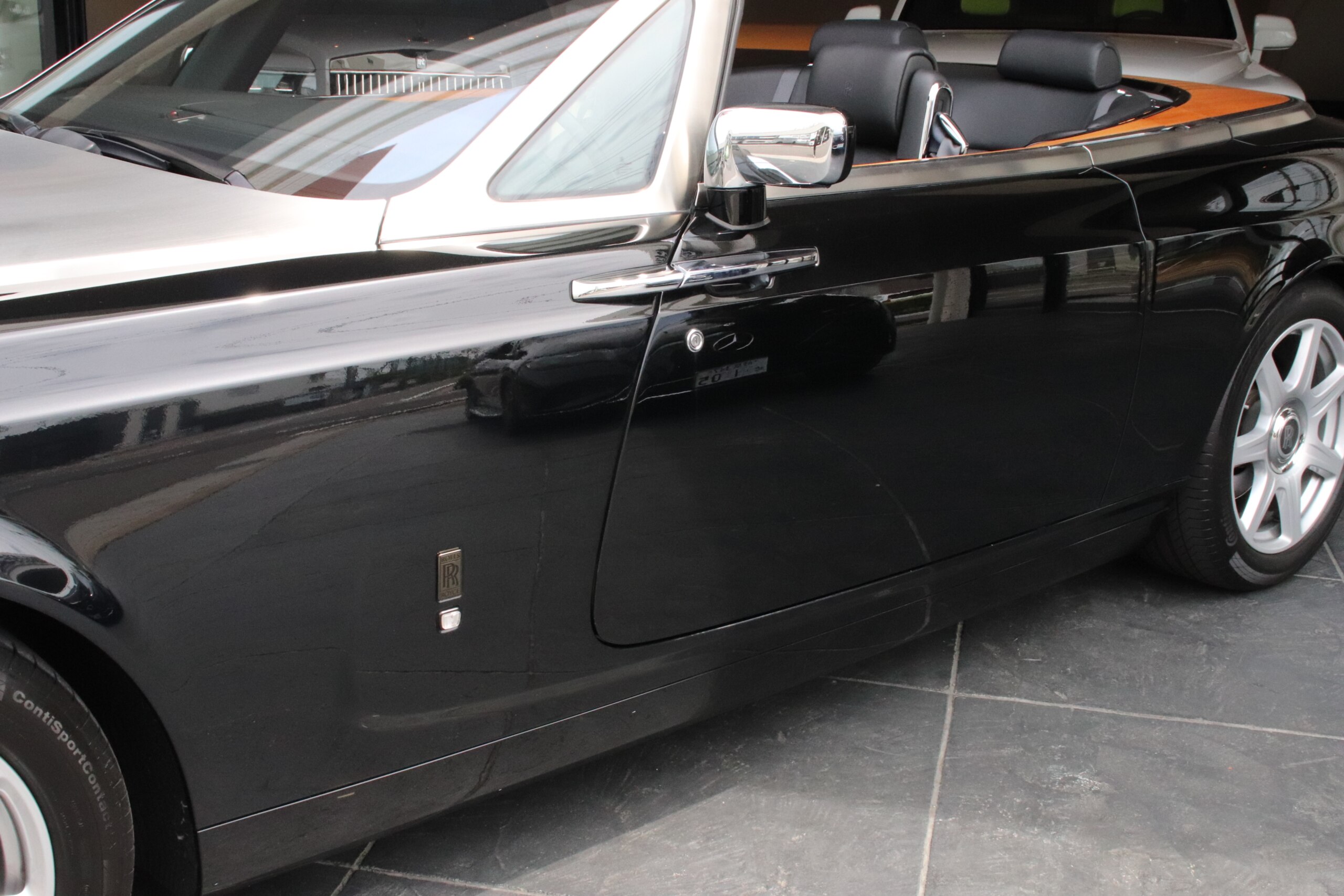 2011 Rolls-Royce Phantom Drophead Coupe — Photo 15 / 42