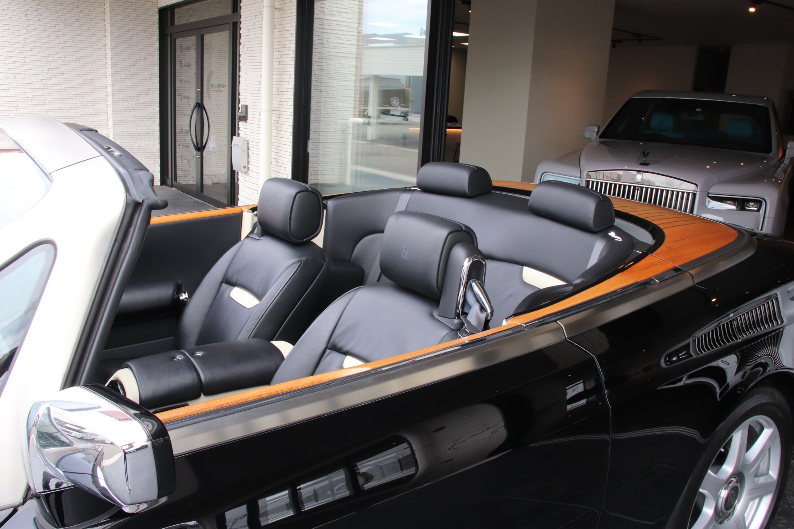 2011 Rolls-Royce Phantom Drophead Coupe — Photo 16 / 42