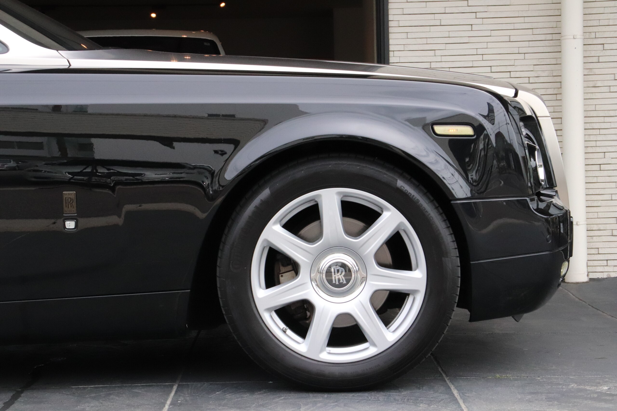 2011 Rolls-Royce Phantom Drophead Coupe — Photo 18 / 42