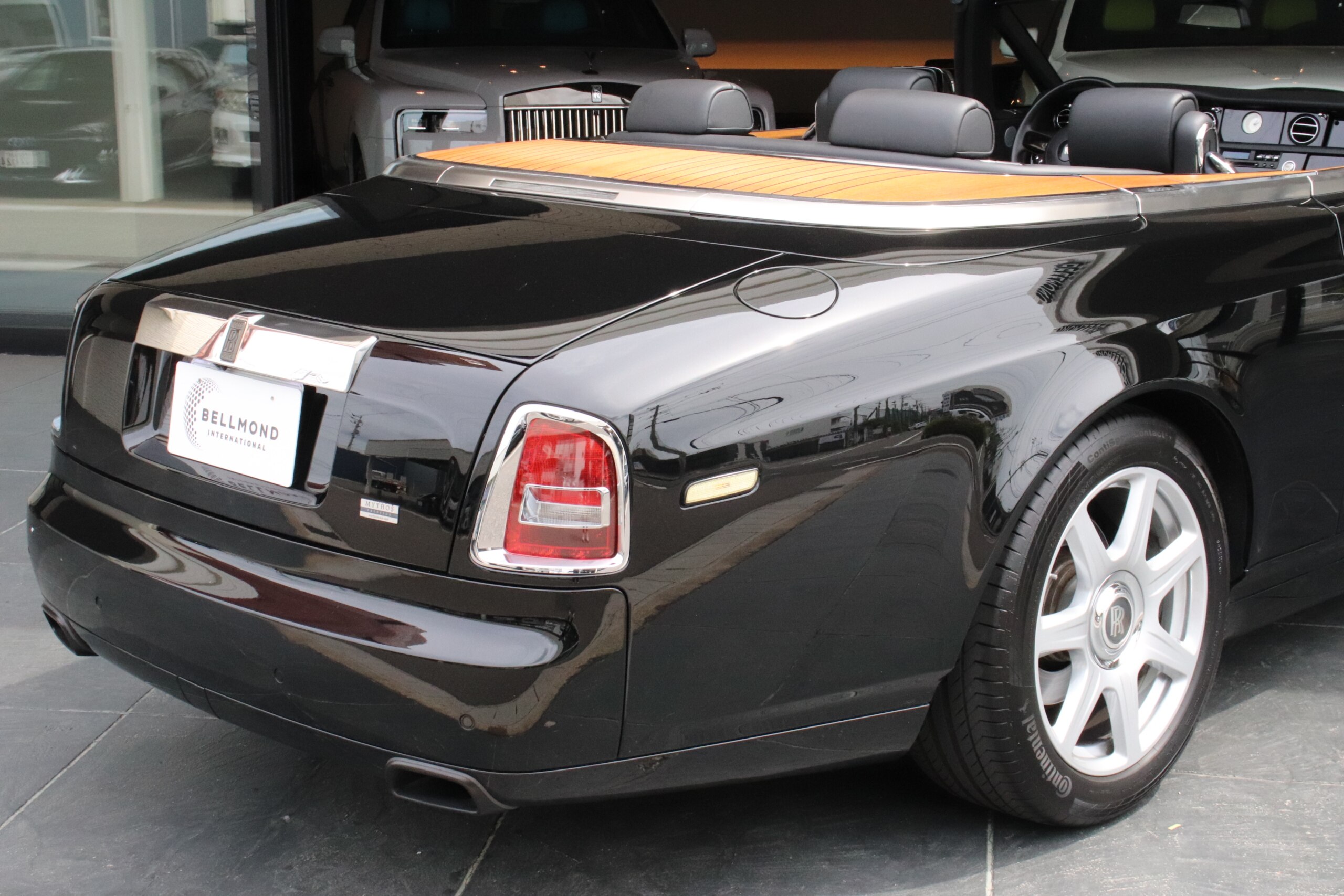 2011 Rolls-Royce Phantom Drophead Coupe — Photo 21 / 42