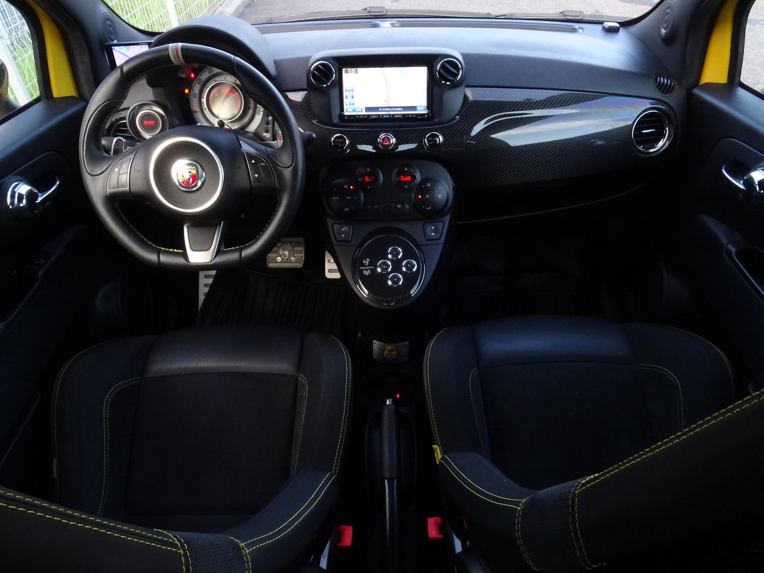 2012 Abarth 695 Tributo Ferrari — Photo 6 / 40