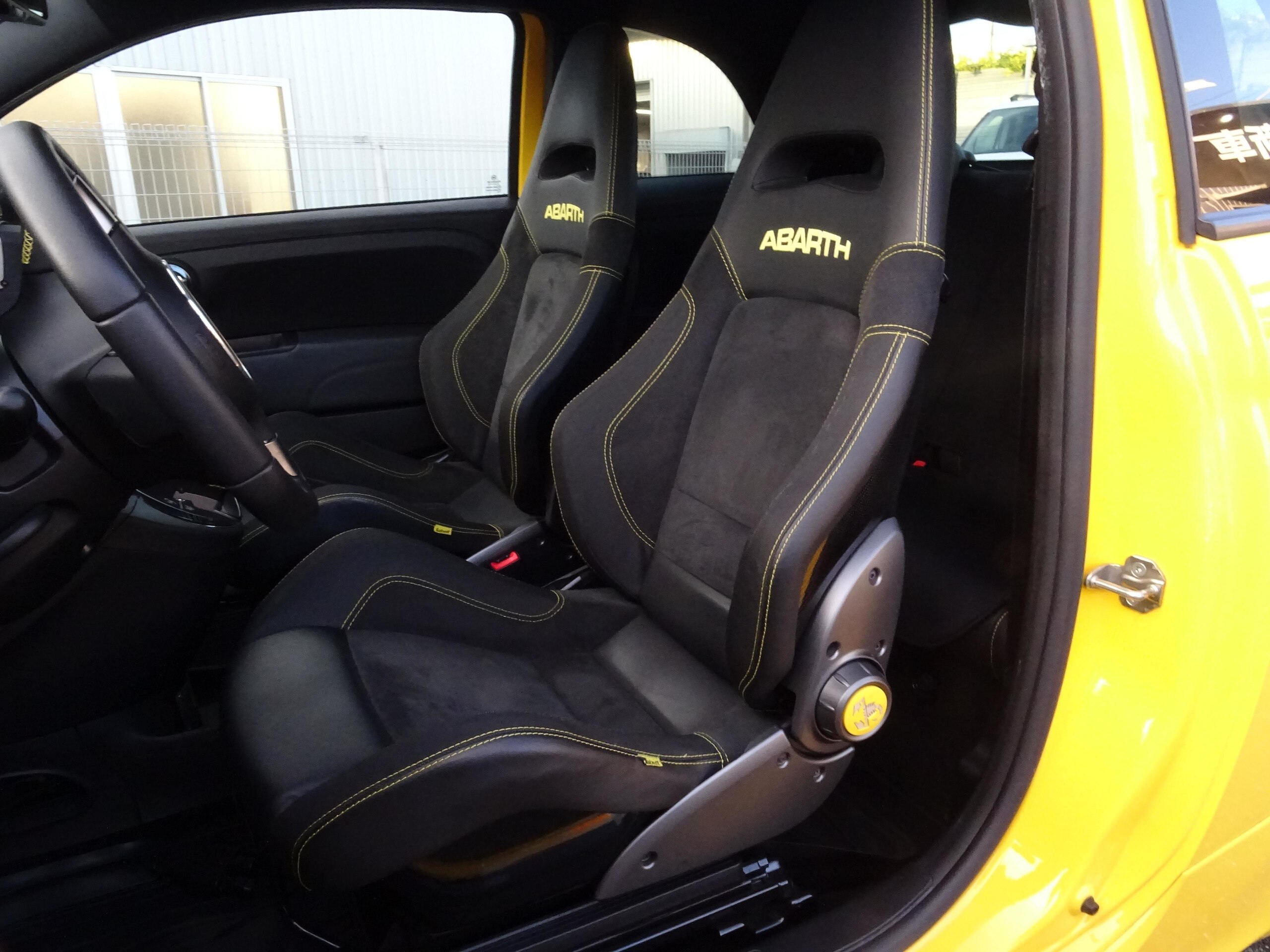 2012 Abarth 695 Tributo Ferrari — Photo 7 / 40