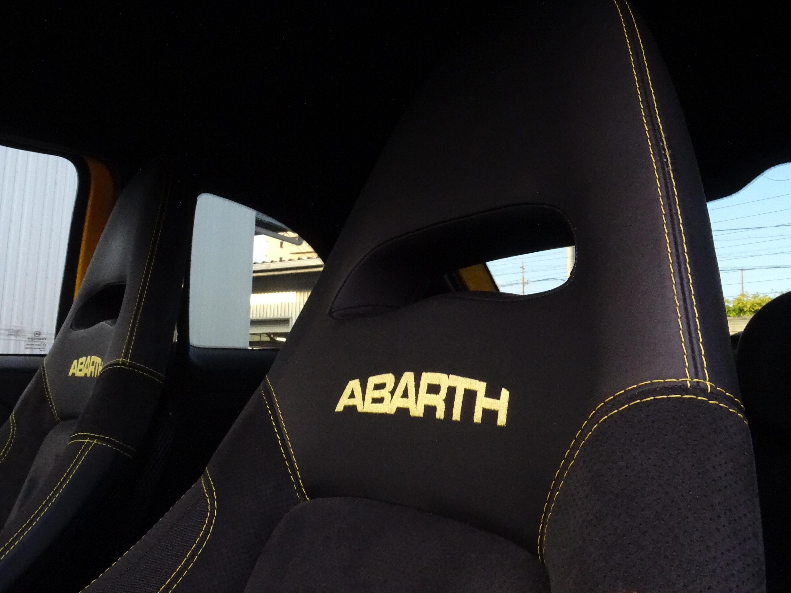 2012 Abarth 695 Tributo Ferrari — Photo 17 / 40