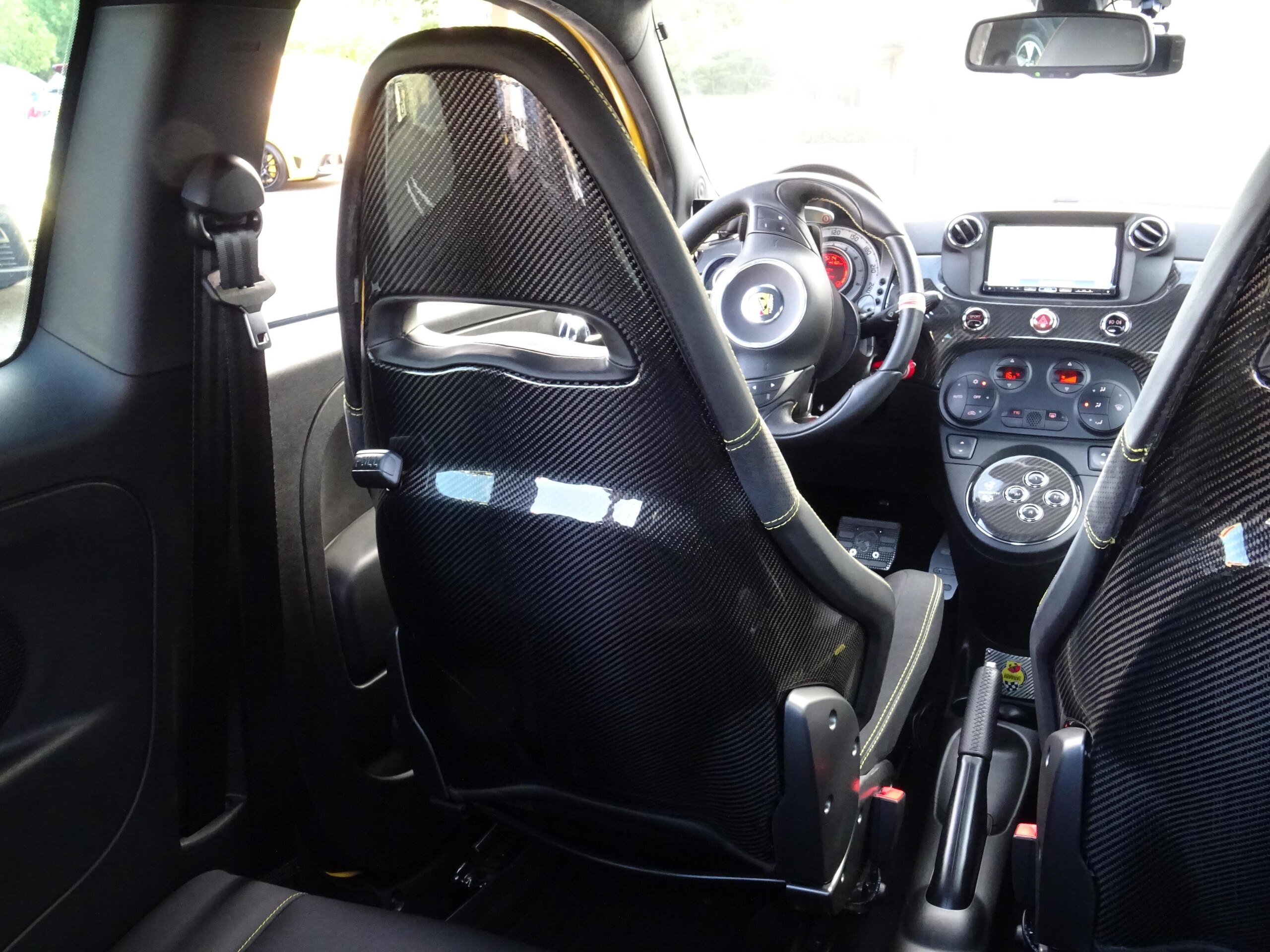 2012 Abarth 695 Tributo Ferrari — Photo 18 / 40